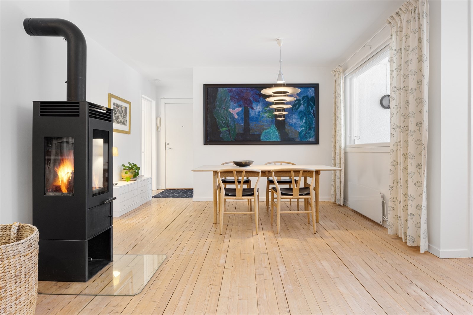 Spiseplass. Galleribilde