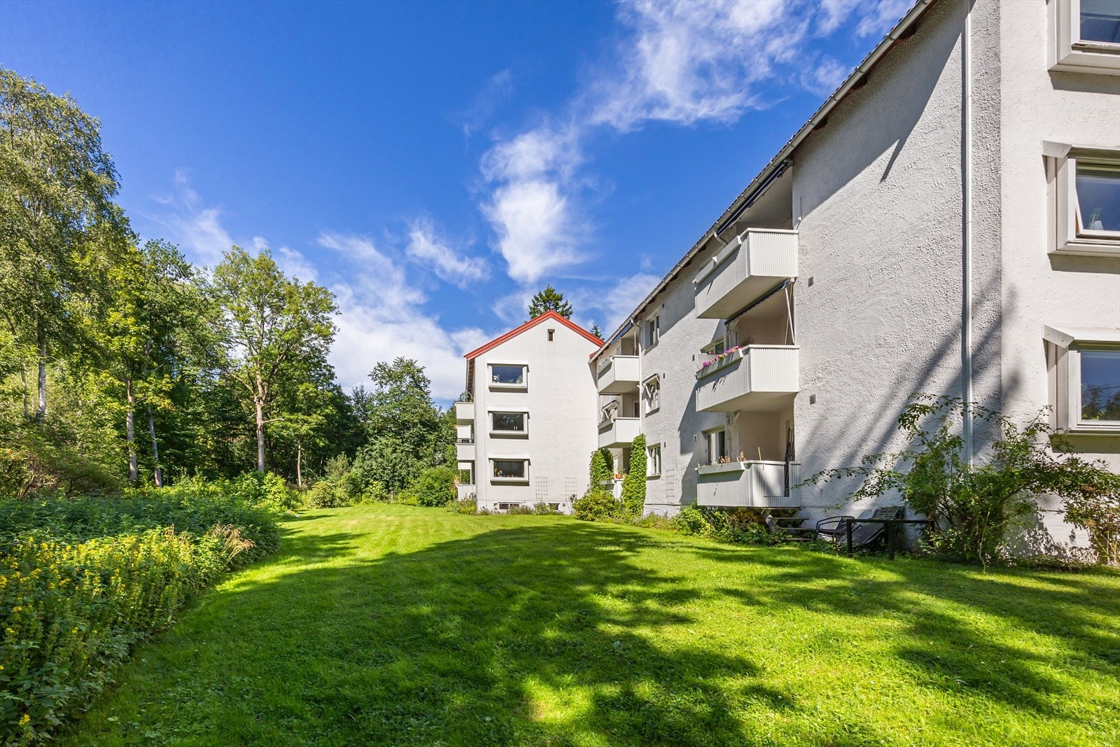 Frodig beplantning rundt balkongen. Galleribilde