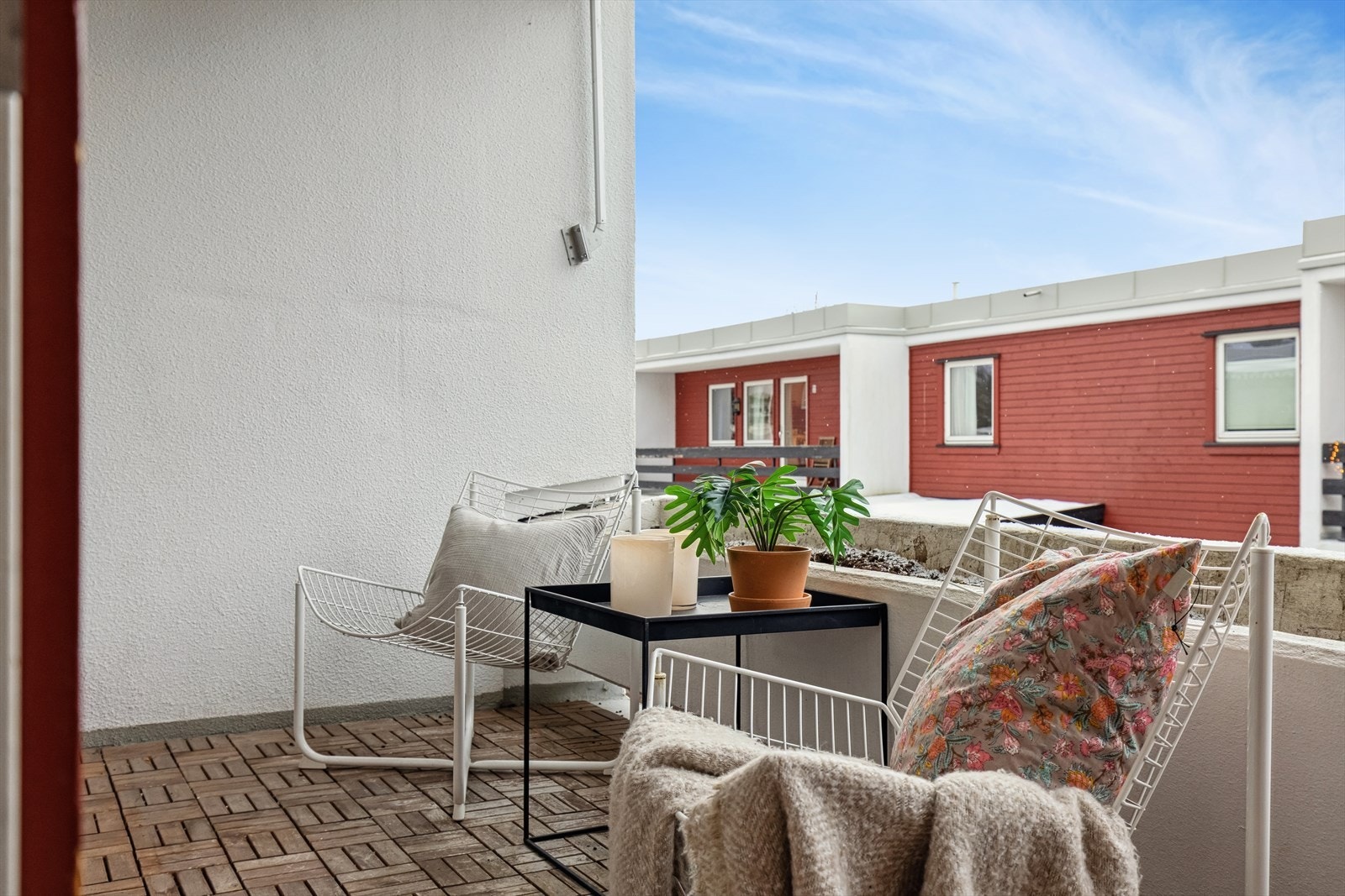 Fra stuen er det utgang til en vestvendt balkong på 6 m². Galleribilde