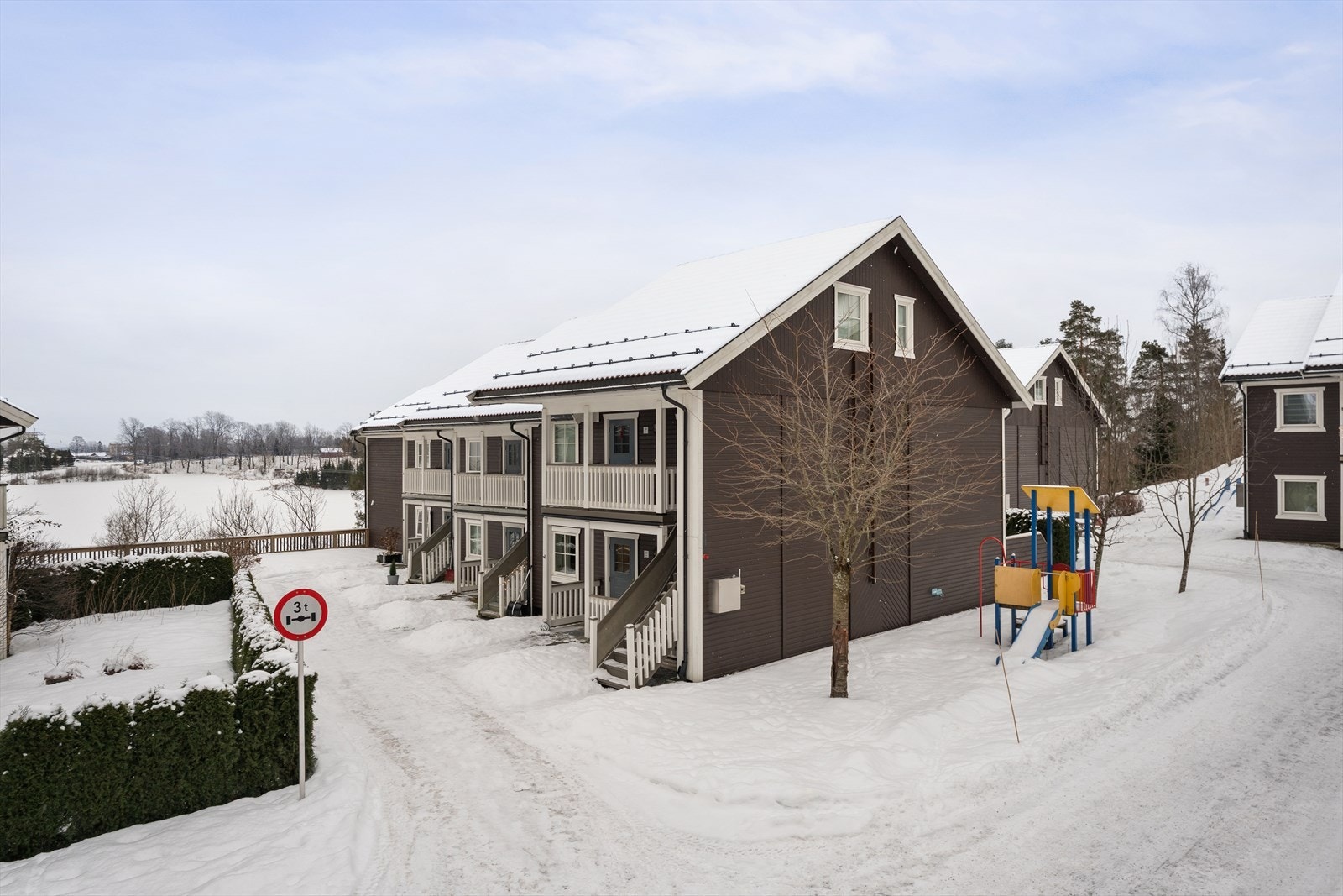 Rolige og veletablerte omgivelser på Øverland, i nærheten av Haslum og Bekkestua. Galleribilde