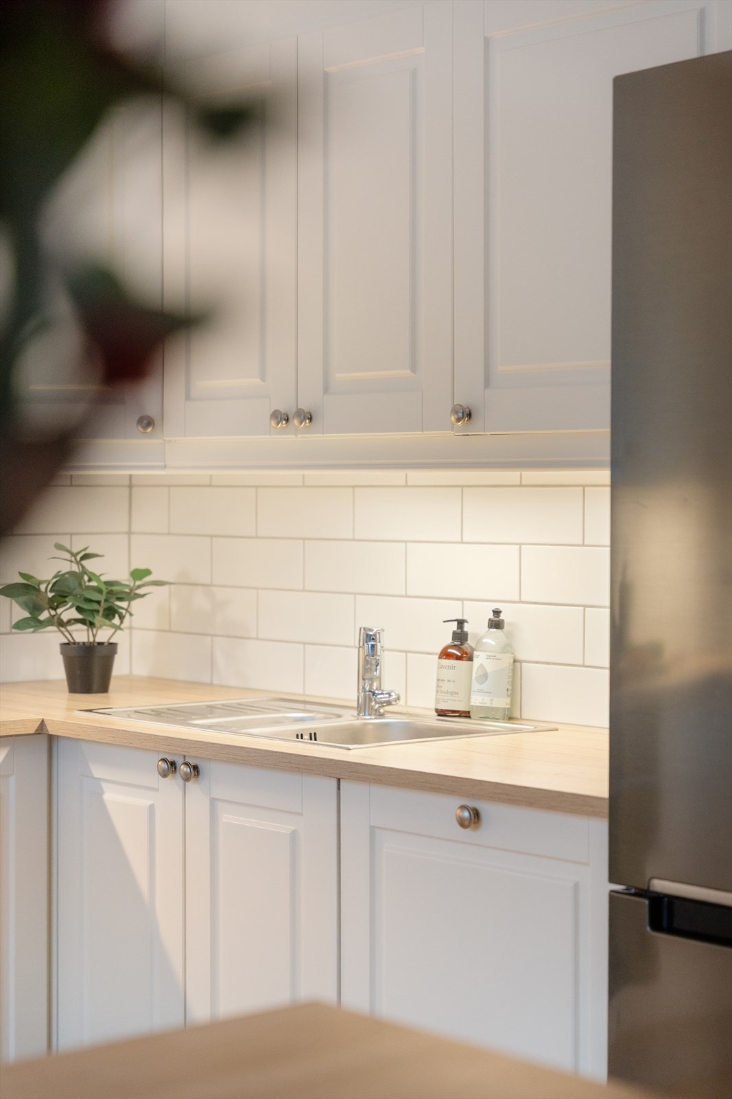 Vannbåren varme på kjøkkenet. Galleribilde