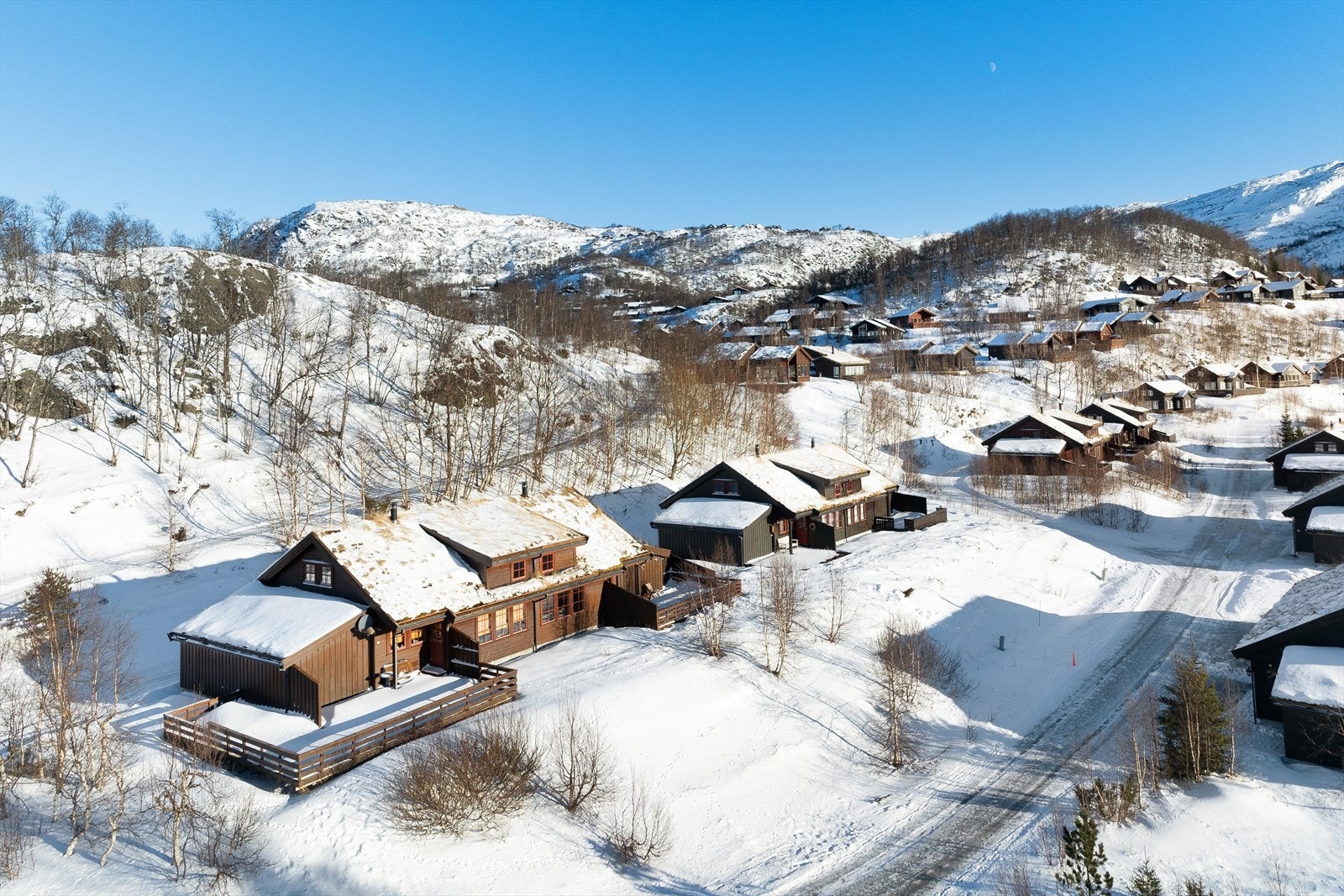 Kjekt nærmiljø med kort avstand til flere løyper og alpinanlegg. Galleribilde