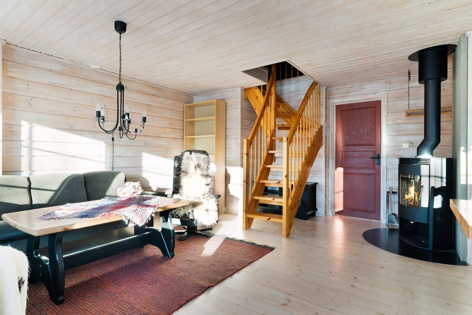 Peisen gir et godt og varmt inneklima på kjølige dager. Galleribilde