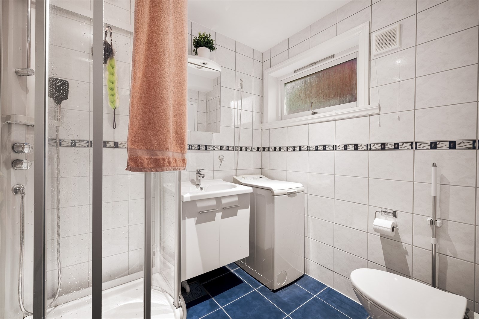 Tilslutt har vi utleiedelen sitt bad. Galleribilde