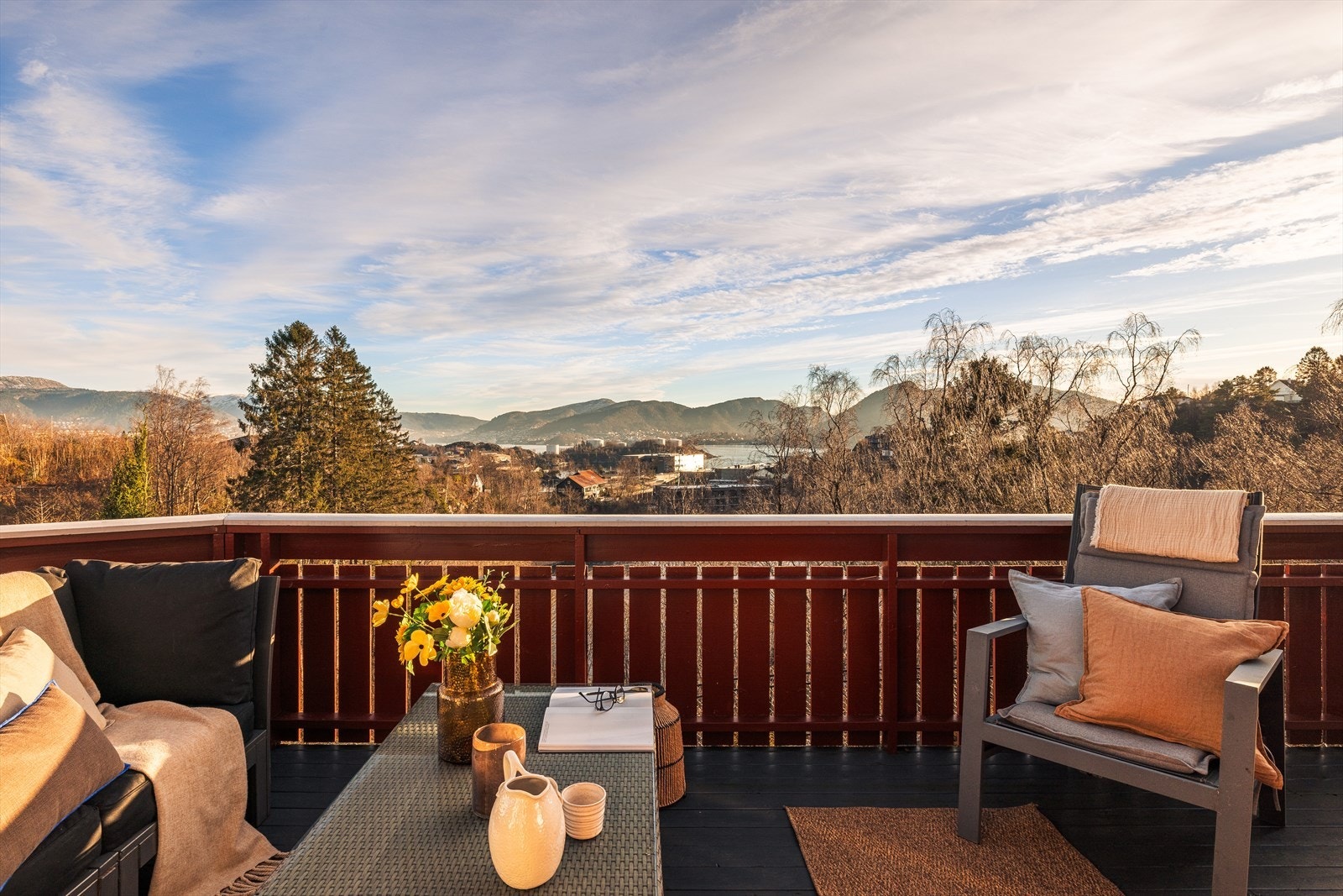 Terrassen er første av boligens tre terrasser. Galleribilde