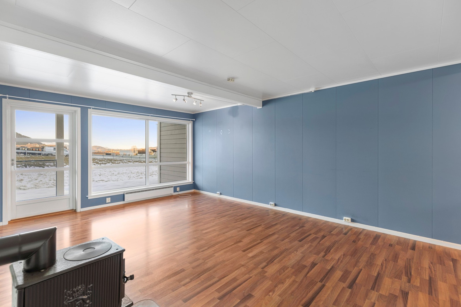 Utgang til vestvendt terrasse. Galleribilde