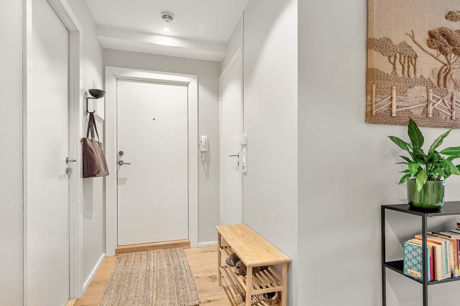 Borettslaget har IN-ordning på det ene lånet med mulighet for å redusere felleskostnadene med ca. 7194 kr/mnd ved innfrielse. Galleribilde