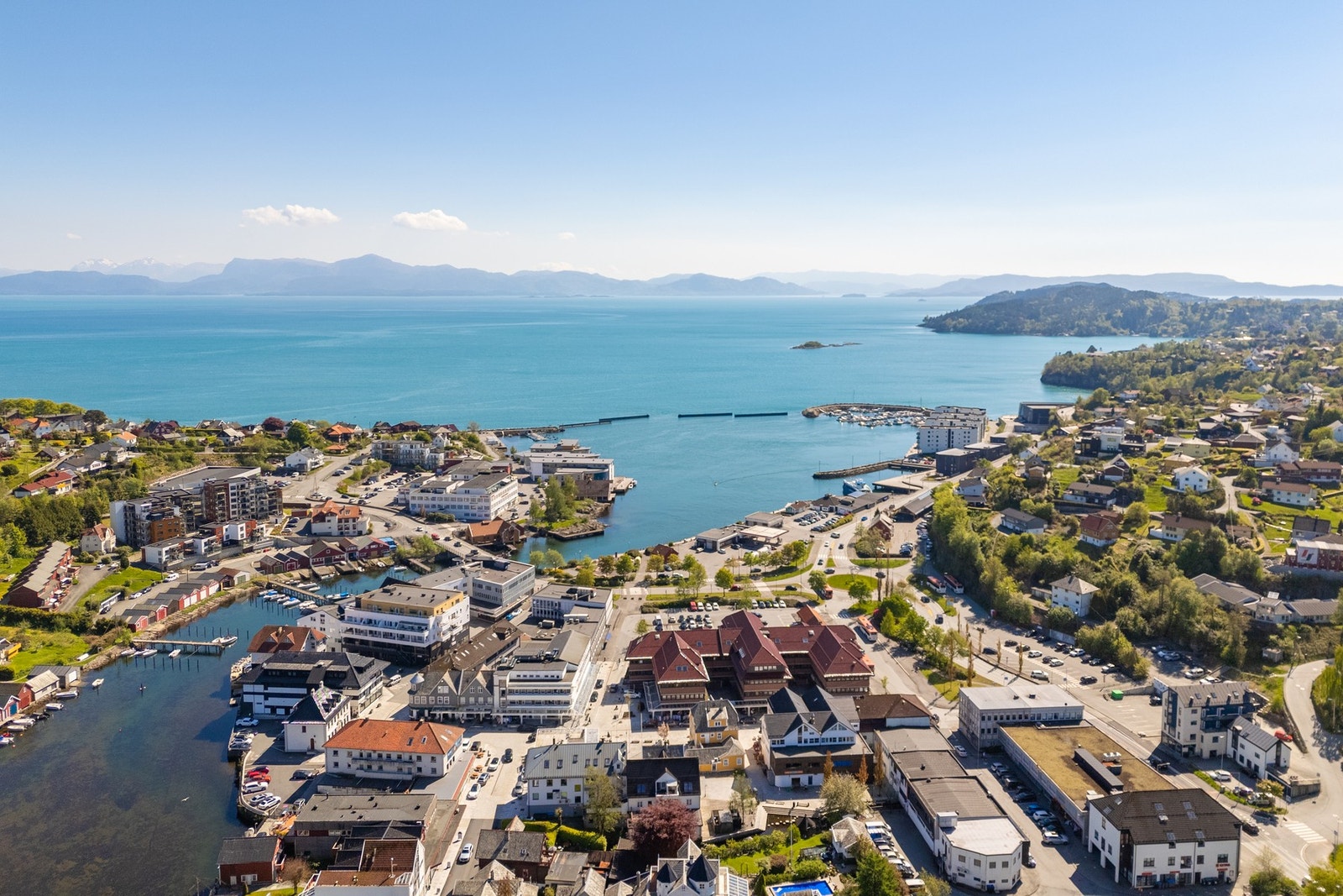 Du finner et bredt utvalg butikker og restauranter i Os Sentrum. Galleribilde
