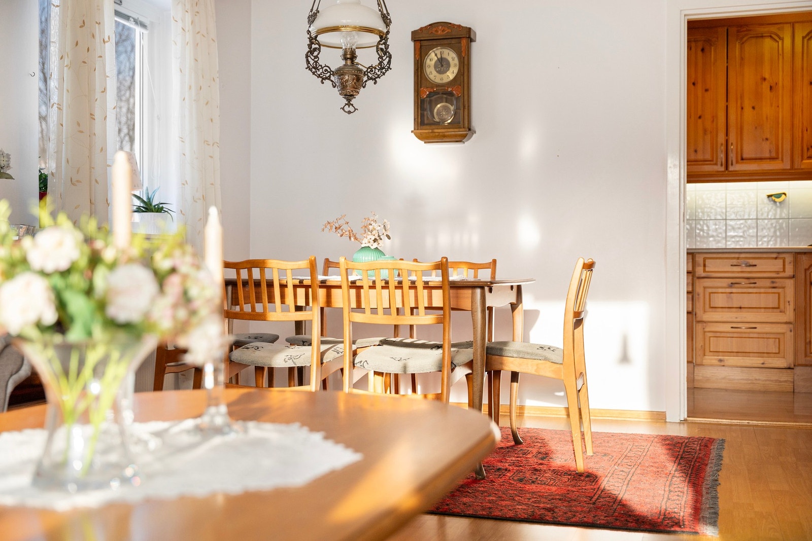 Plass til spisestue. Galleribilde