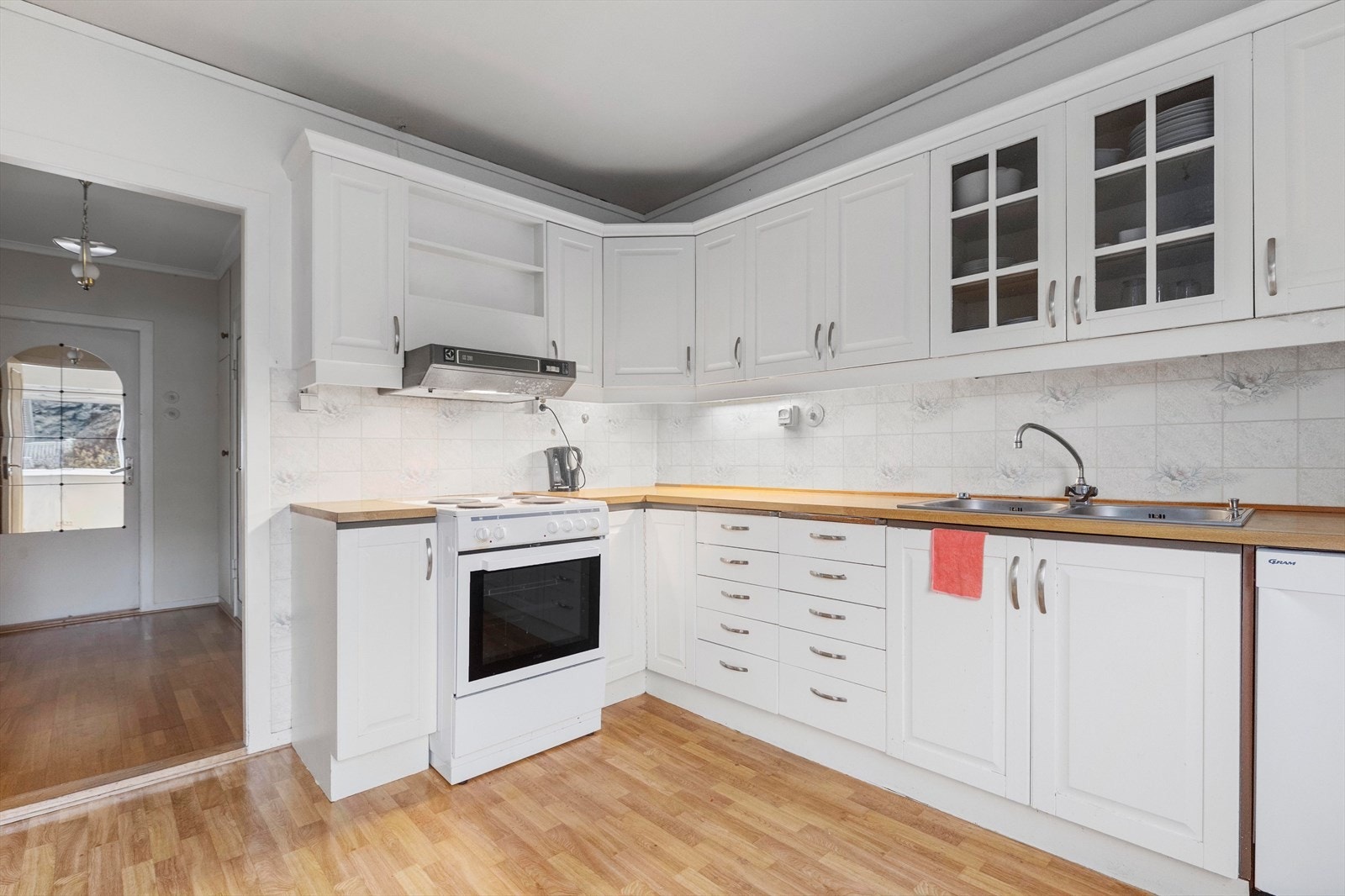 Lyst og praktisk kjøkken Galleribilde