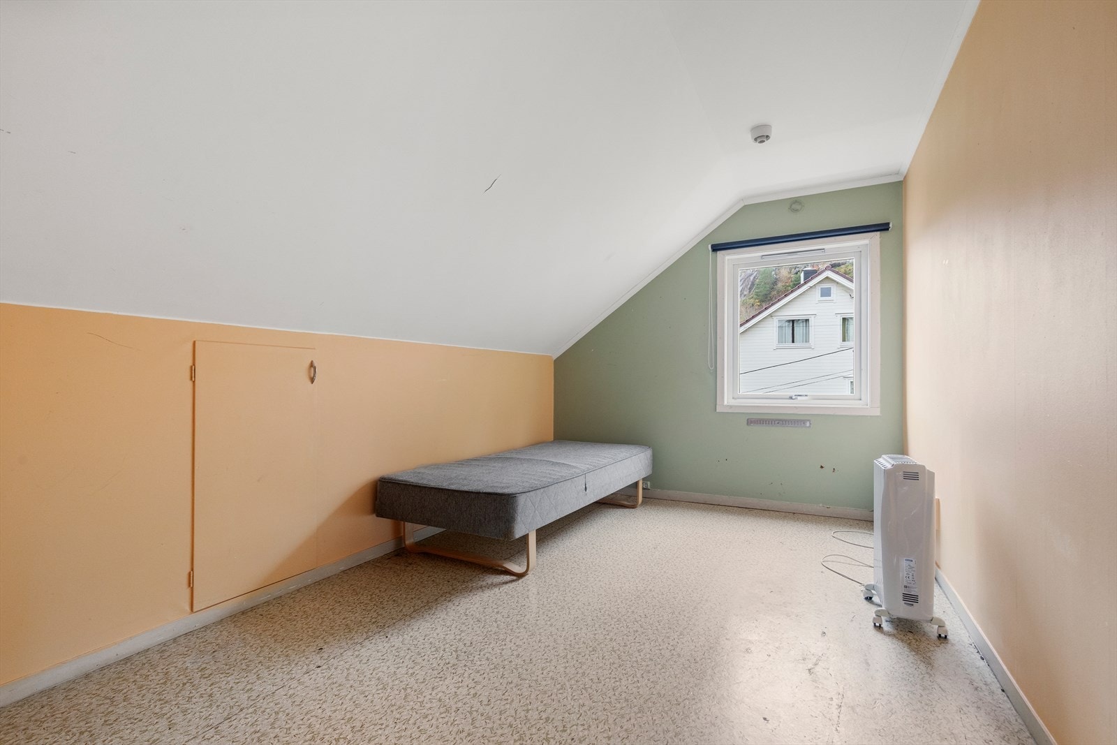 Soverom nr. 2 rommene trenger en modernisering Galleribilde