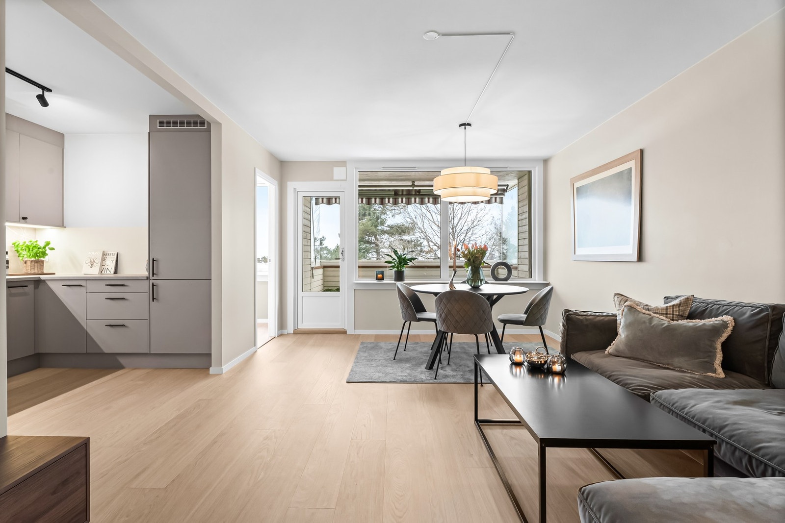 Velkommen til Kristins vei 43! Presentert av Privatmeglere Marius Semmerud Berg og Fridtjof Sparbo. Galleribilde