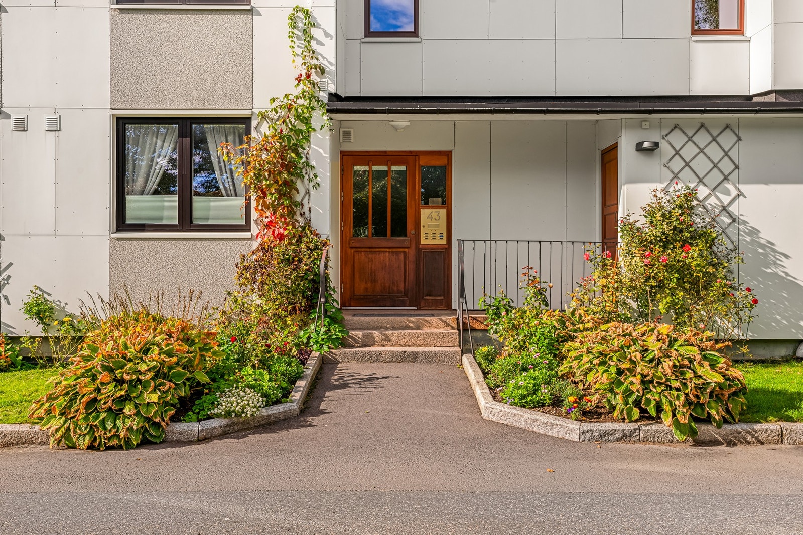 Flott opparbeidet inngangsparti. Galleribilde