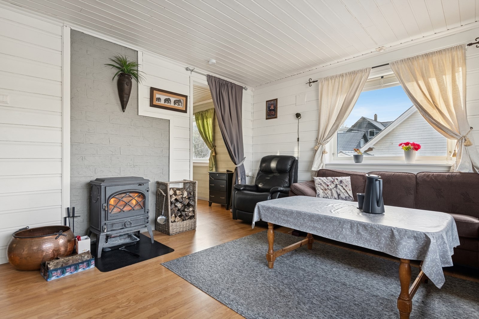 Peisovn i stuen Galleribilde