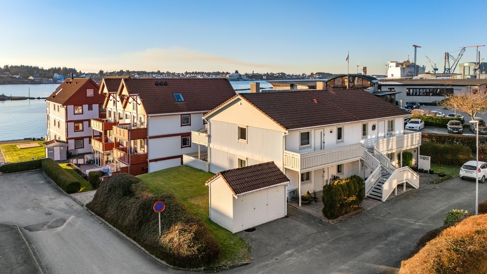 Her bor du i flotte omgivelser med kort vei til alle hverdagsfasiliteter. Galleribilde