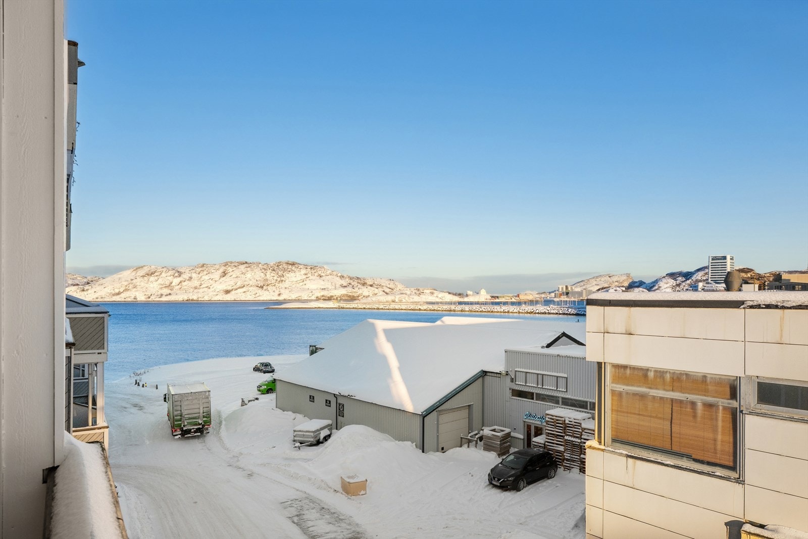 Utsikt fra balkong Galleribilde