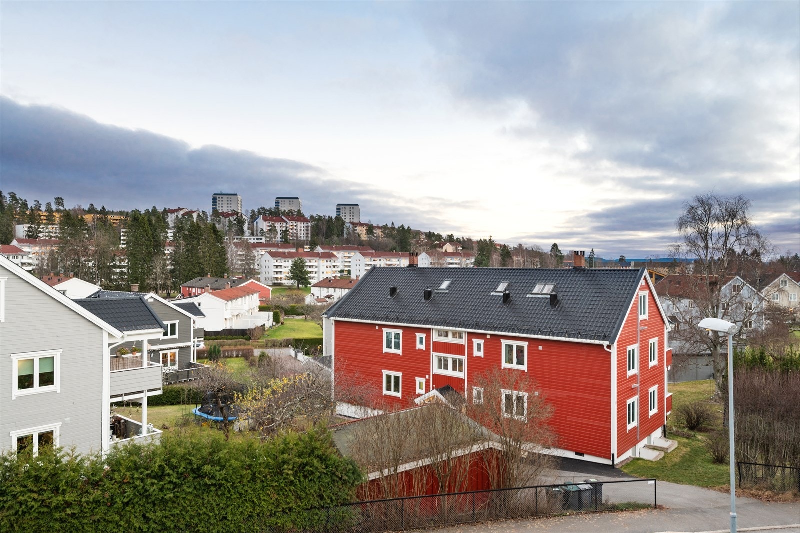 Hyggelig utsyn fra terrassen. Galleribilde