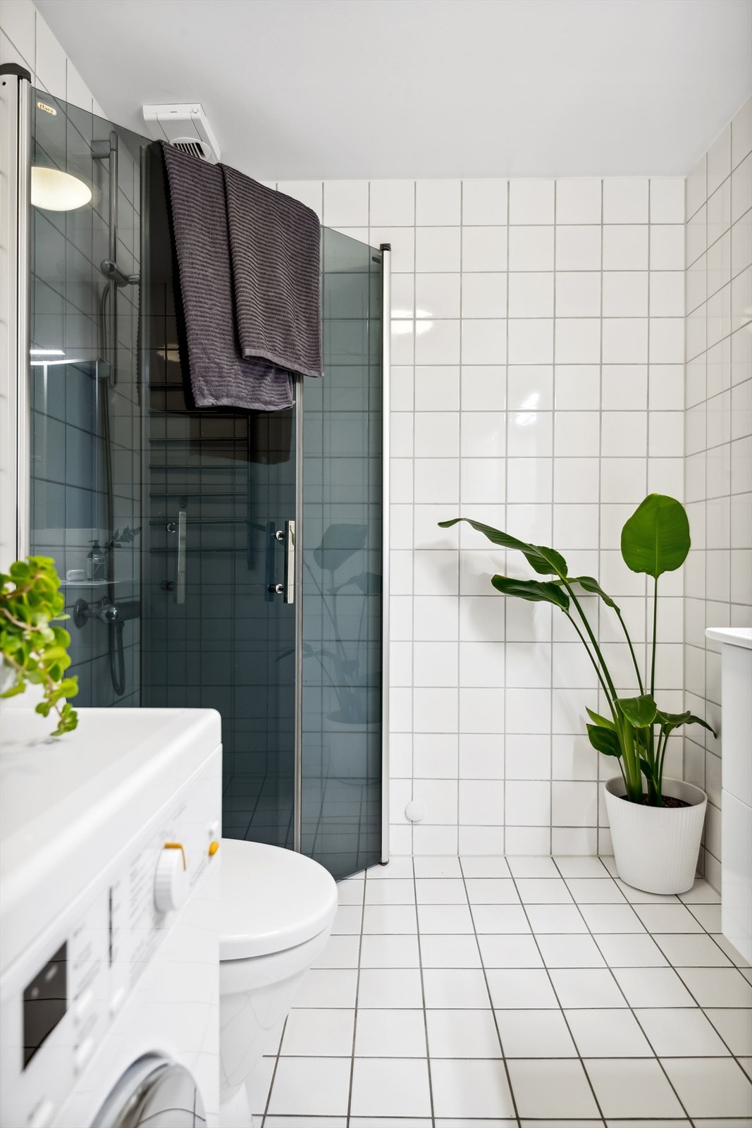 Baderommet har elektriske varmekabler i gulv. Galleribilde