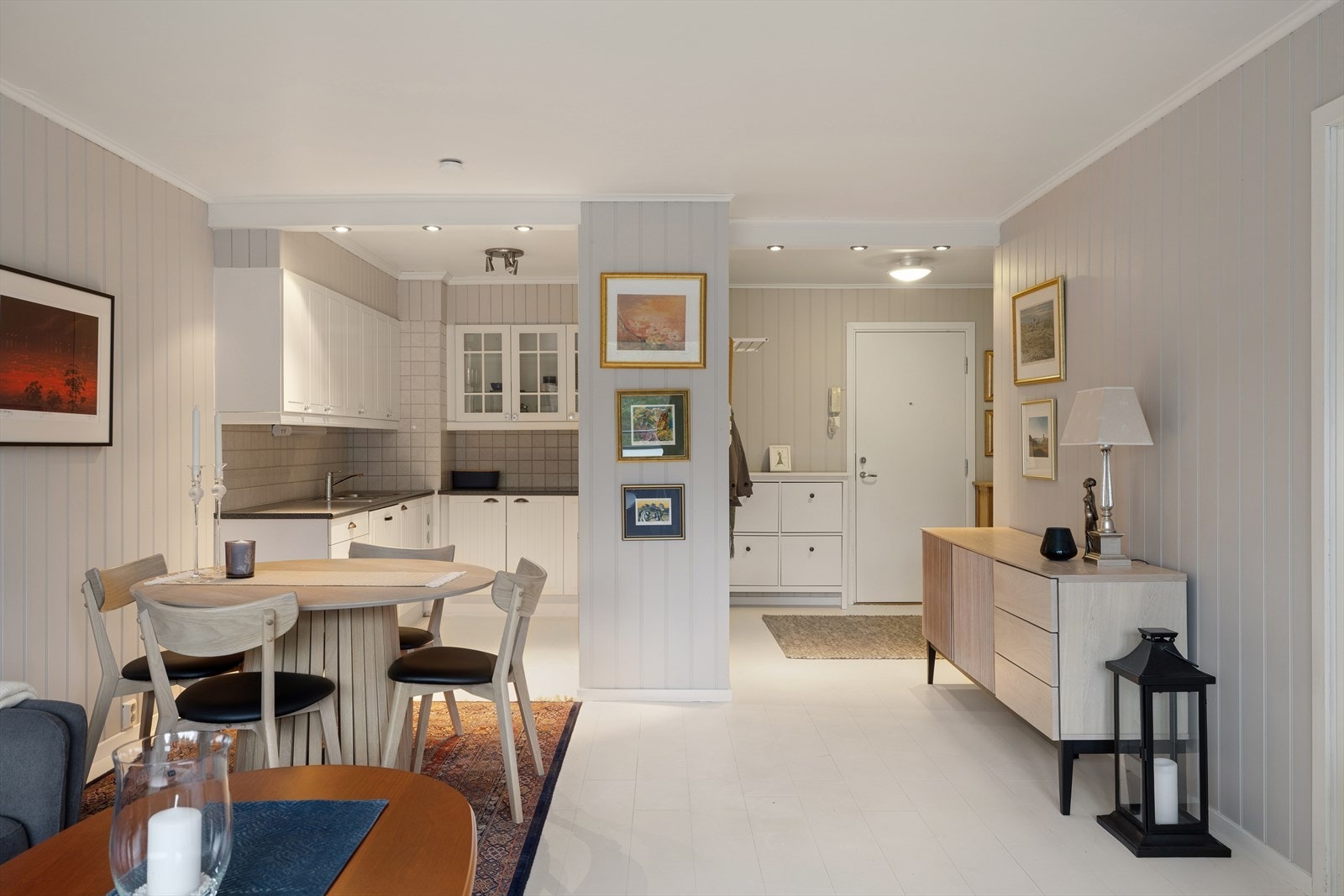 Leiligheten innehar en god standard. Her kan du flytte rett inn! Galleribilde