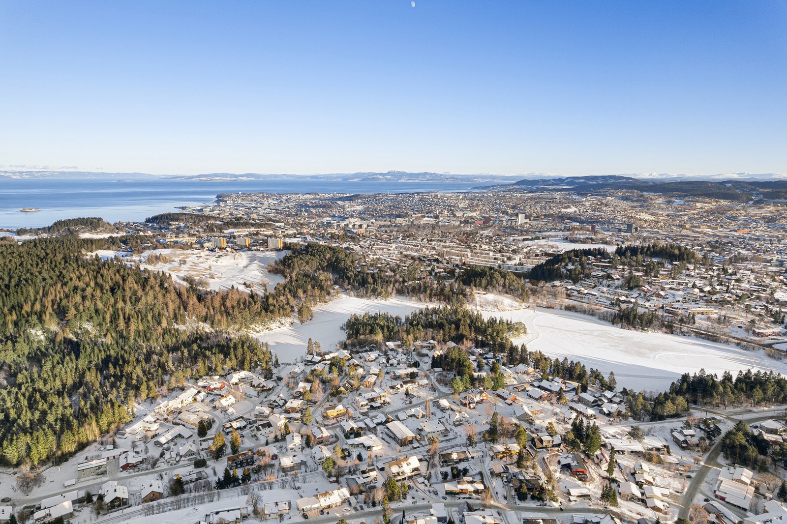 Velkommen til en hyggelig visning! Skulle ikke oppsatt visningstidspunkt passe? Ta kontakt på 902 82 766, så finner vi en løsning. Galleribilde