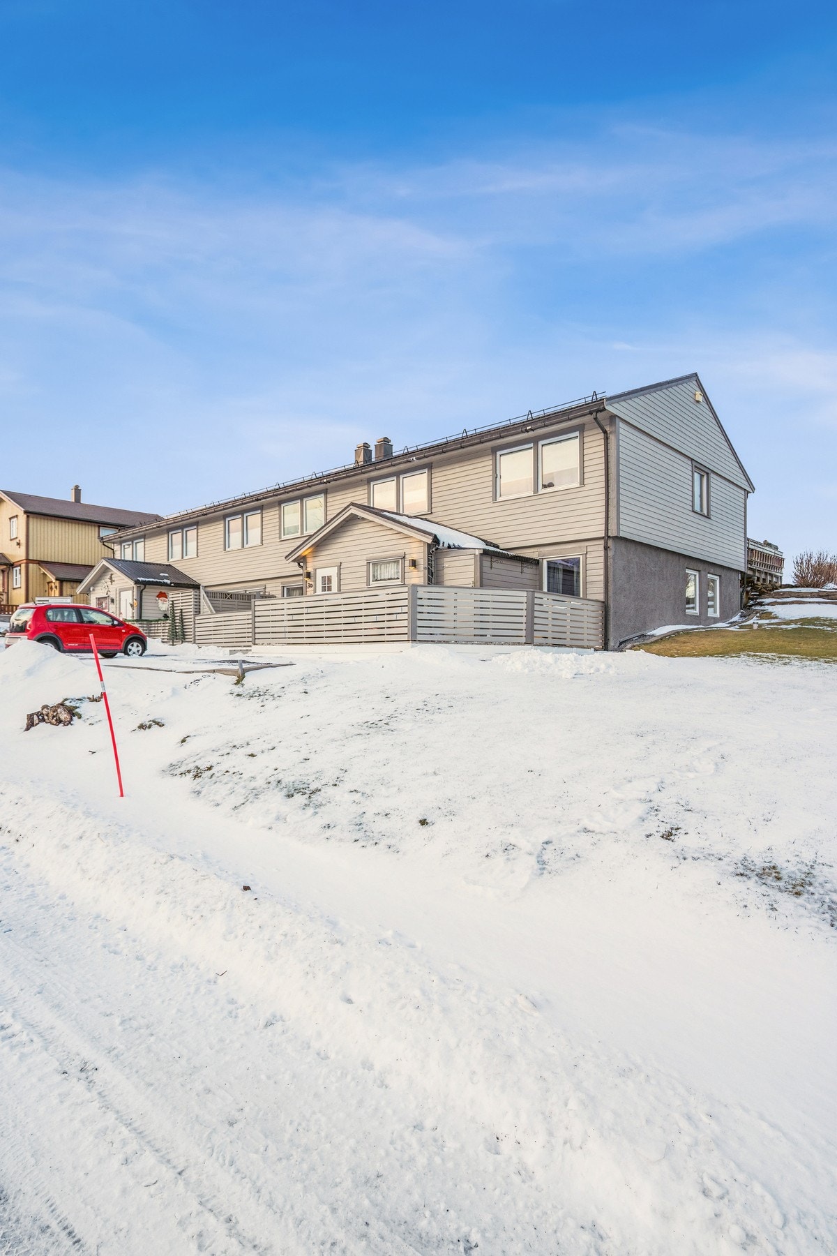 Sandnes barnehage- og barneskole ligger i gåavstand fra eiendommen Galleribilde