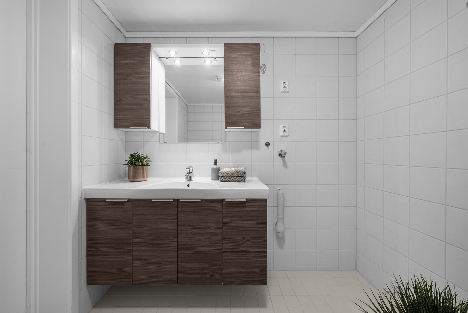 Opplegg til både vaskemaskin og tørketrommel. Galleribilde