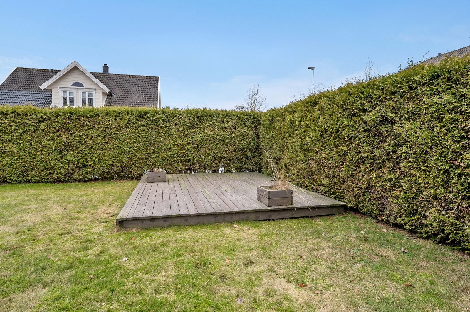 Koselig platting på uteområde Galleribilde