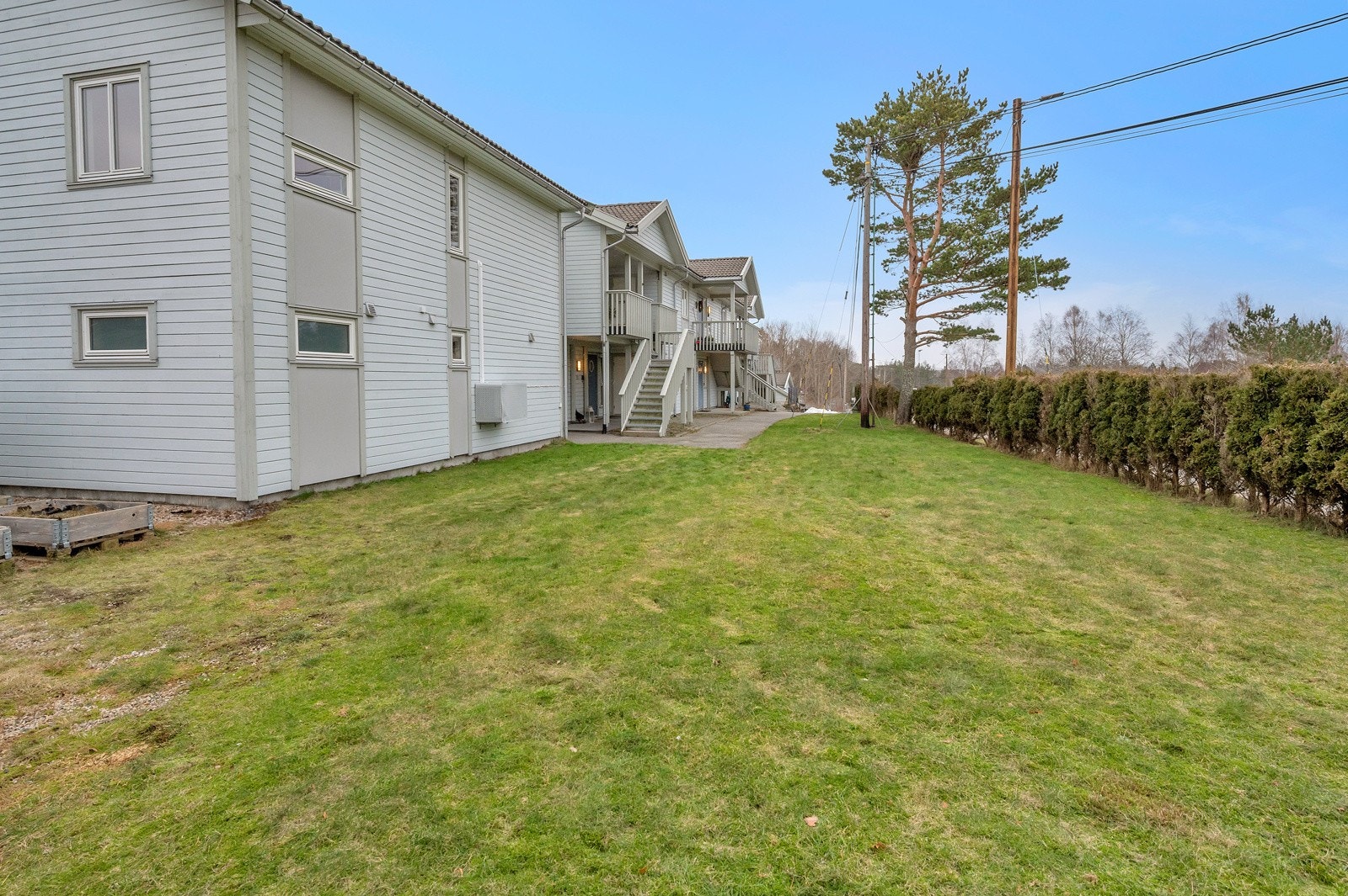 Plenområde på baksiden er ikke seksjonert til den aktuelle seksjonen og vil anses som fellesområdet for sameiet Galleribilde