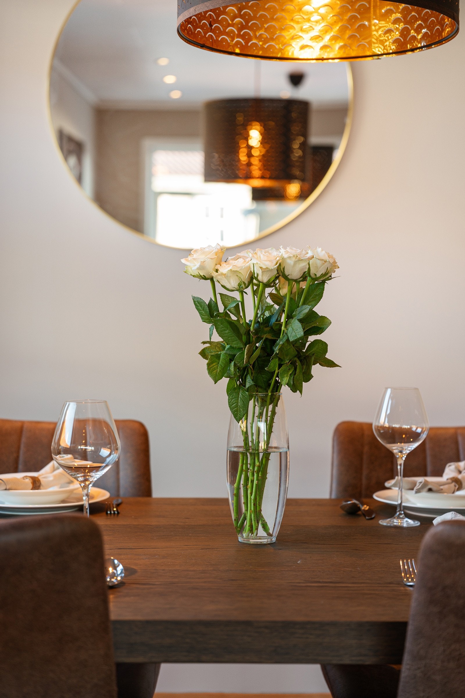 I stuen har man også en vedovn som skaper en lun atmosfære på kalde vinterkvelder. Galleribilde