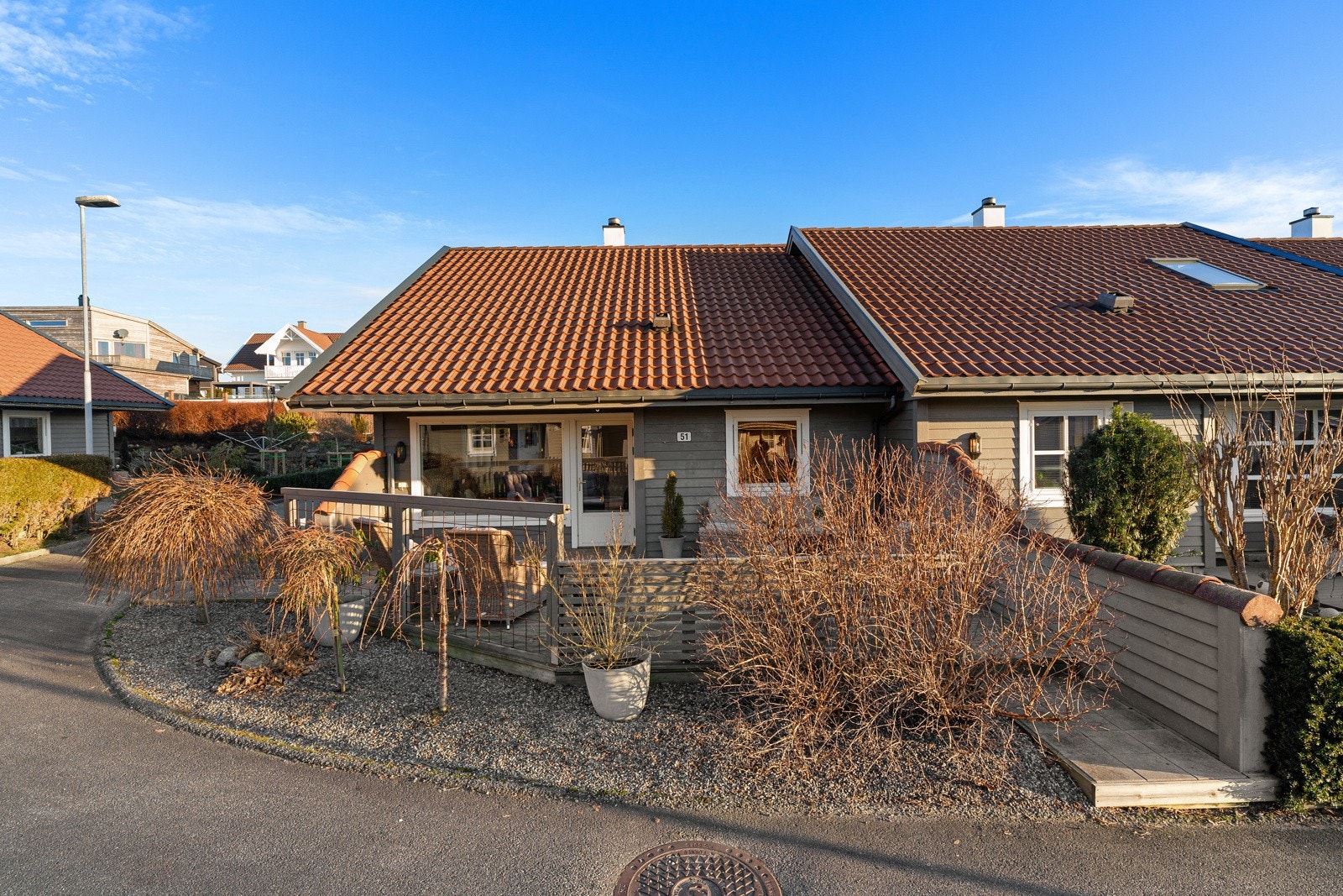 Her er det kort avstand til alt en trenger. Fra Jærhagen med shopping og kafemuligheter til naturopplevelser i Kleppevarden og Kleppelunden. Galleribilde