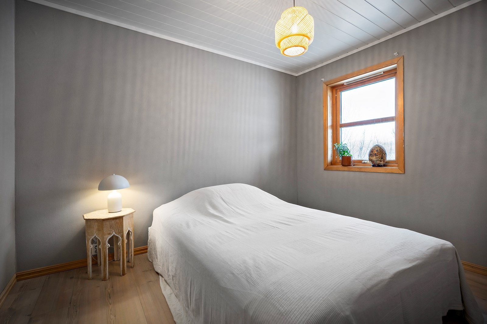 Soverom i kjeller. Galleribilde