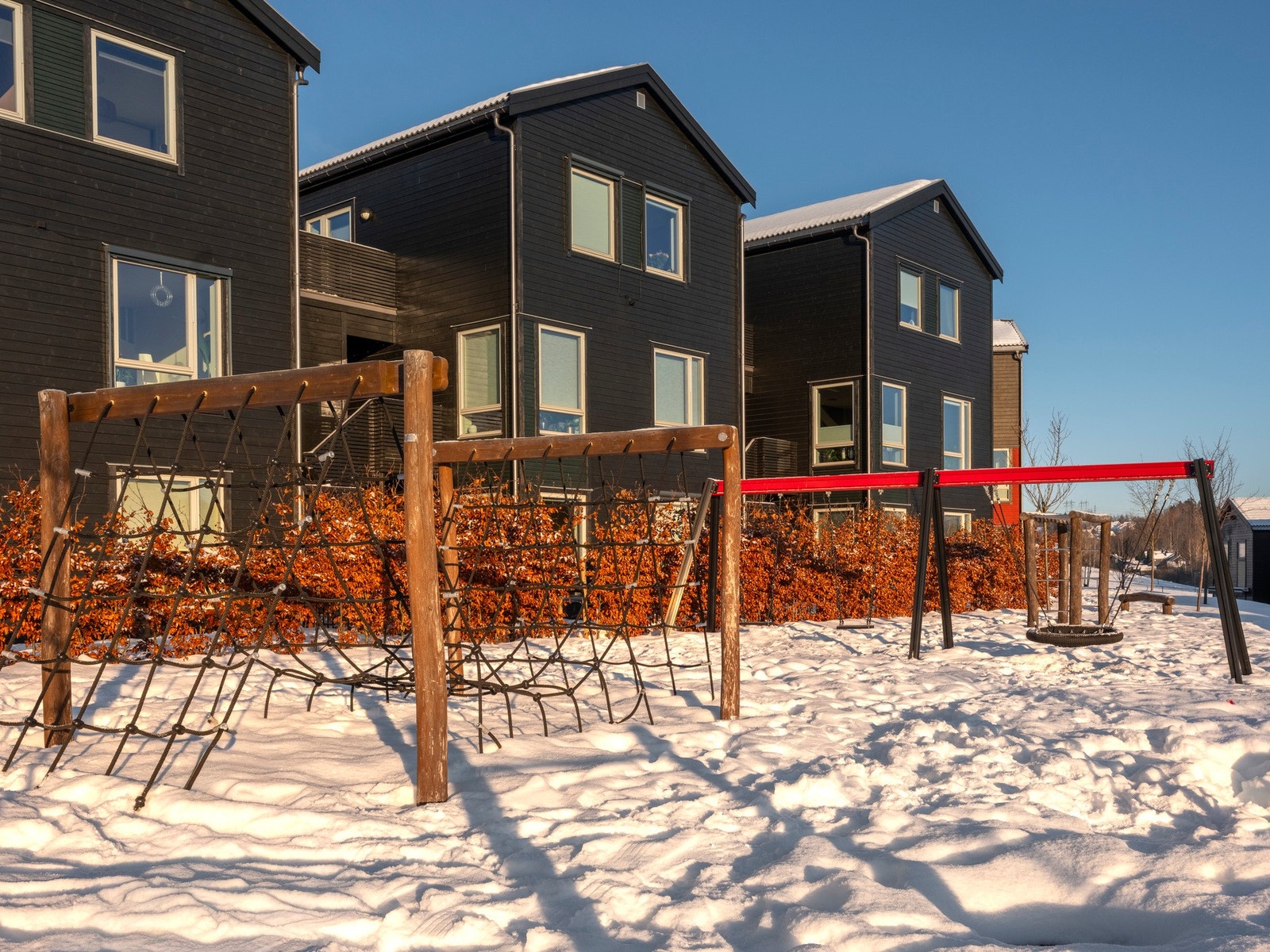 Flotte lekeområder i nærområdet skaper et trivelig og godt bomiljø. Galleribilde