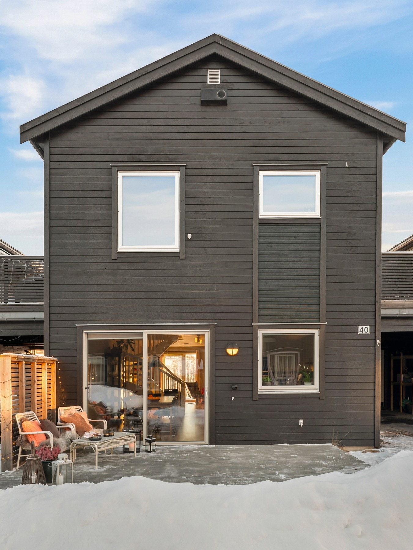 Boligen er en del av et veletablert og familievennlig nabolag på Kjeller. Galleribilde