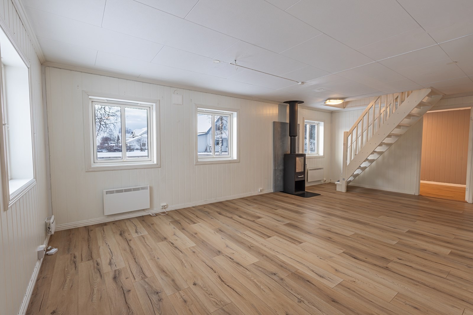 Lys og innbydende stue. Galleribilde