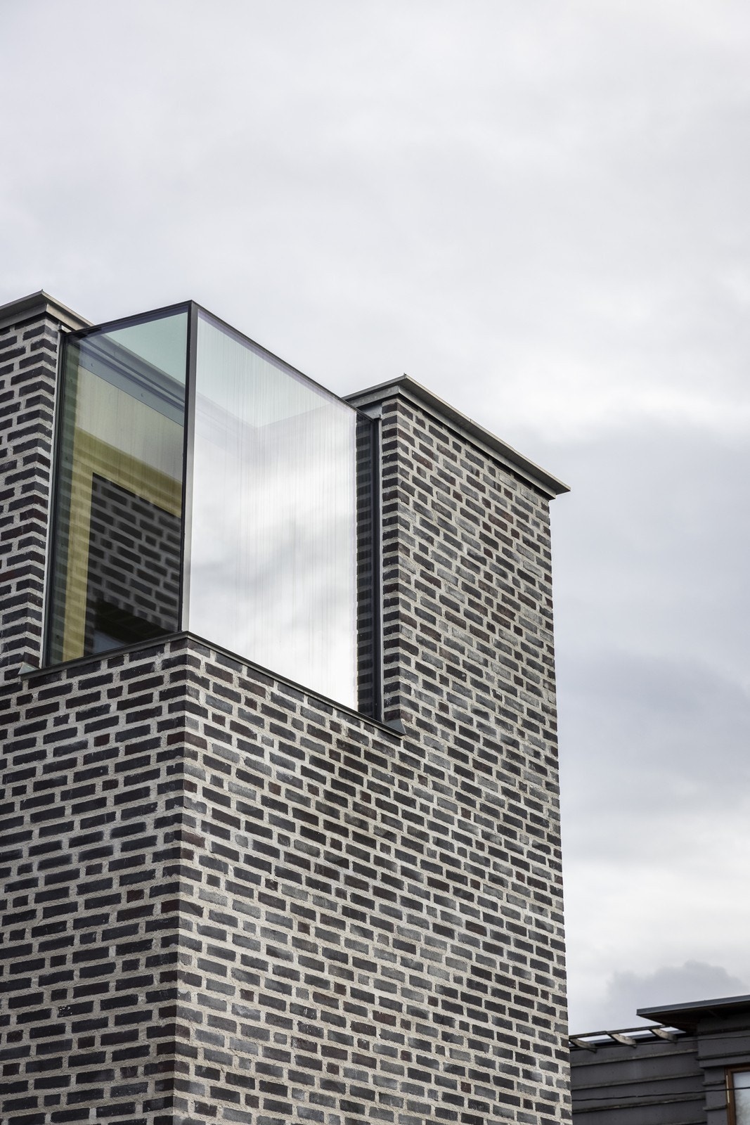 Vindu mot himmelen Galleribilde