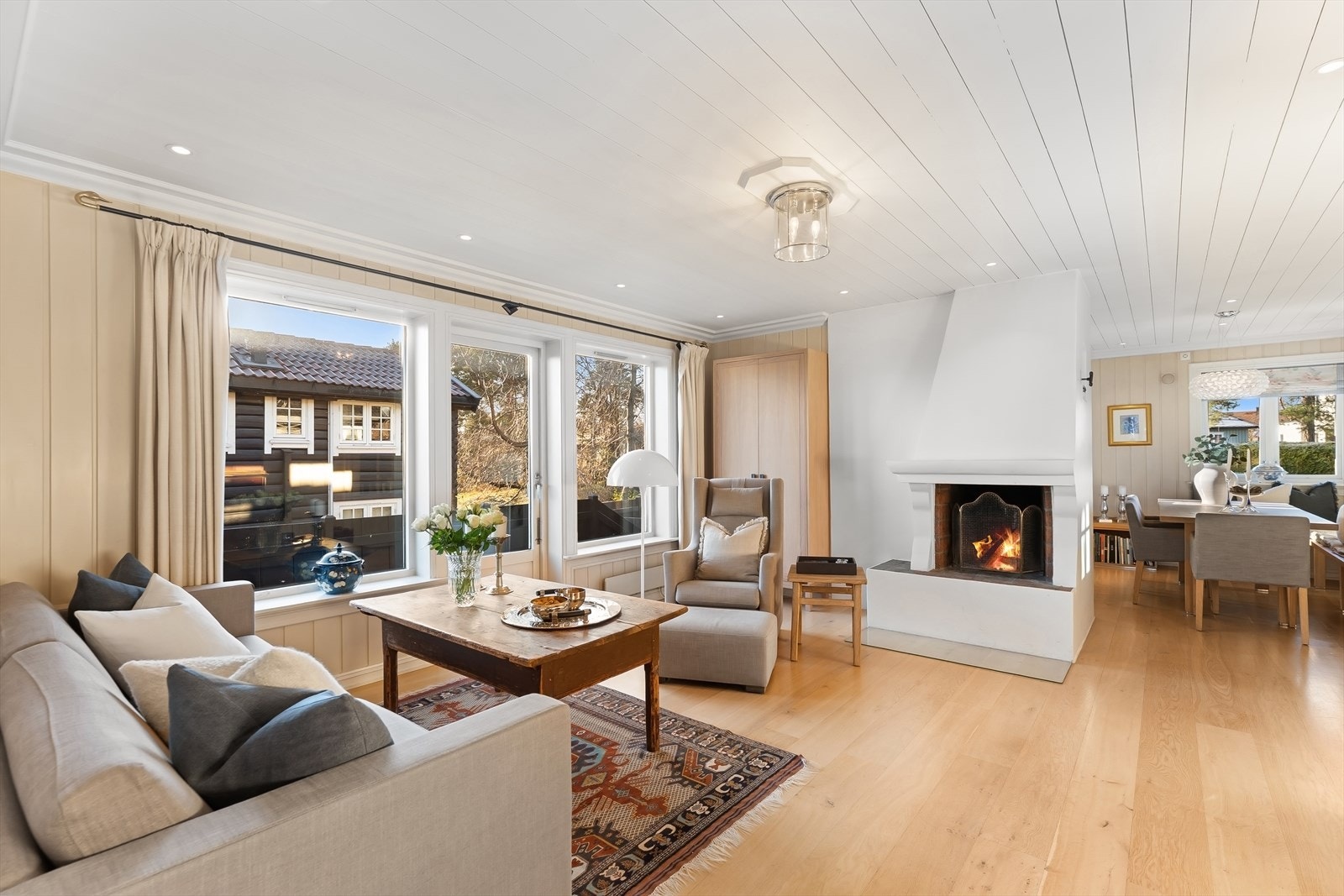 Stue mellom kjøkken og stue nr. 2, utgang til terrassearealer Galleribilde