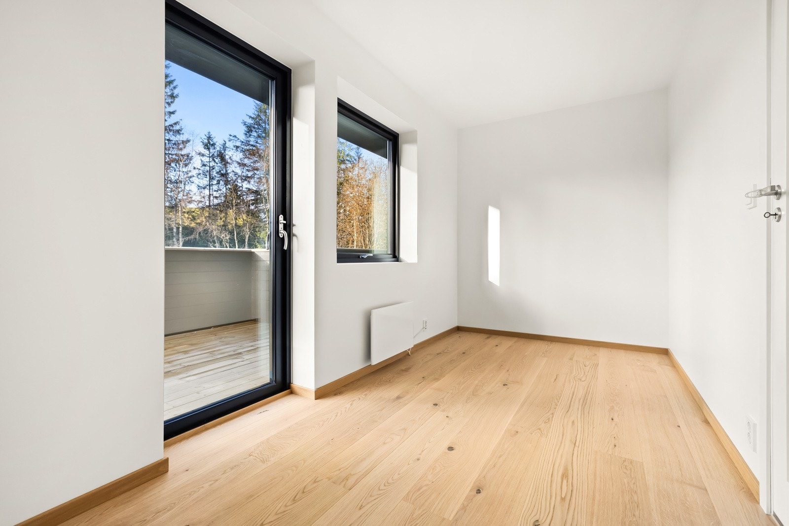 Soverom også med utgang til balkong (soverom 2) Galleribilde