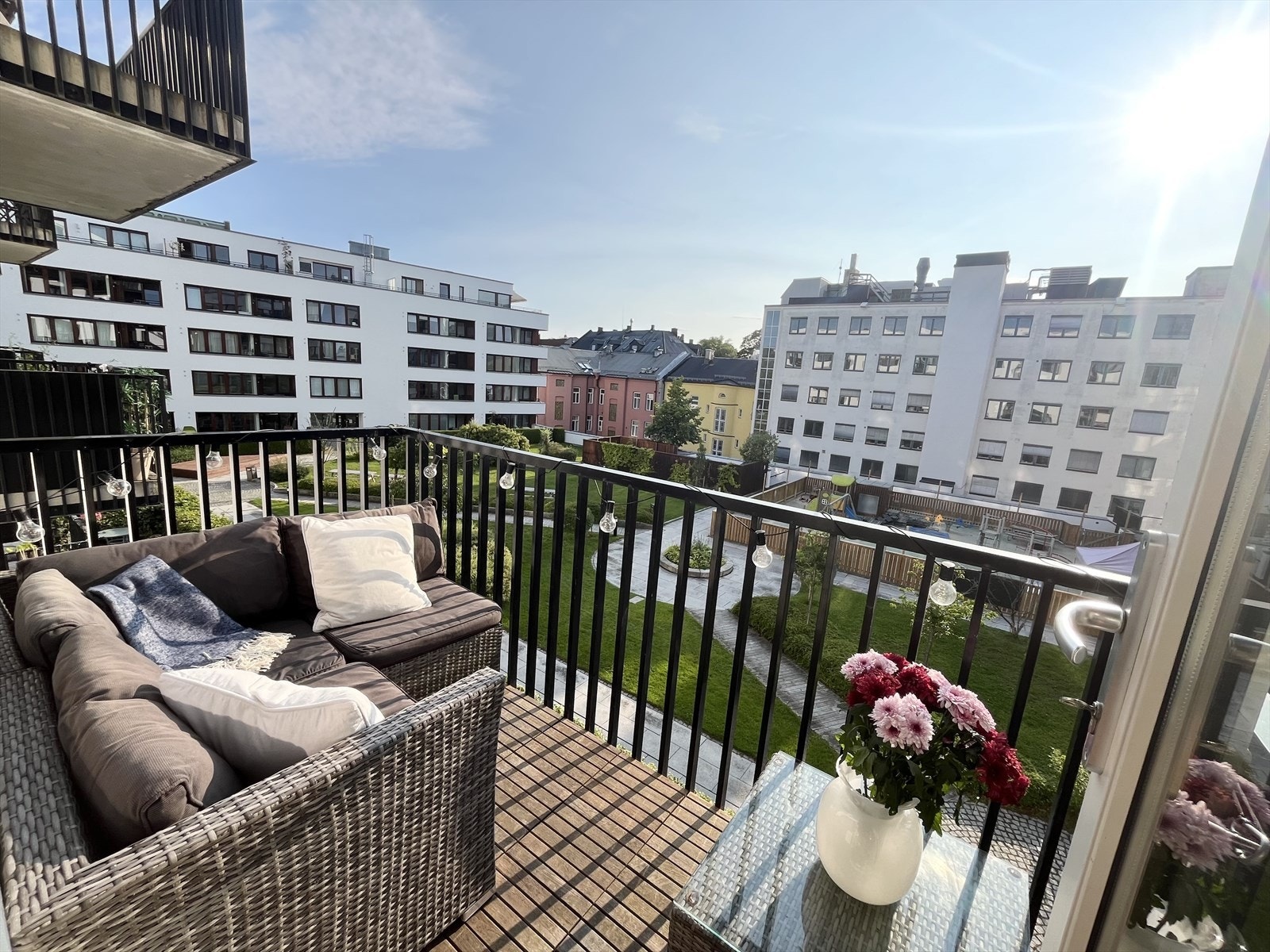 En lys, innbydende og velholdt 2-roms med attraktiv og sentral beliggenhet. Galleribilde