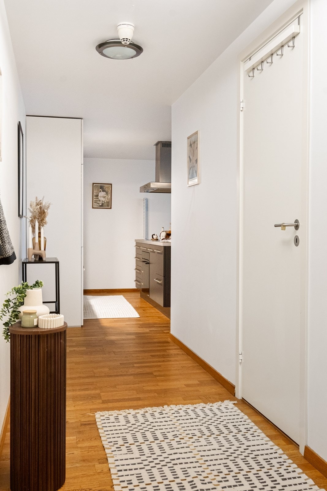 Leiligheten har en innvendig bod, samt disponerer en kjellerbod. Galleribilde