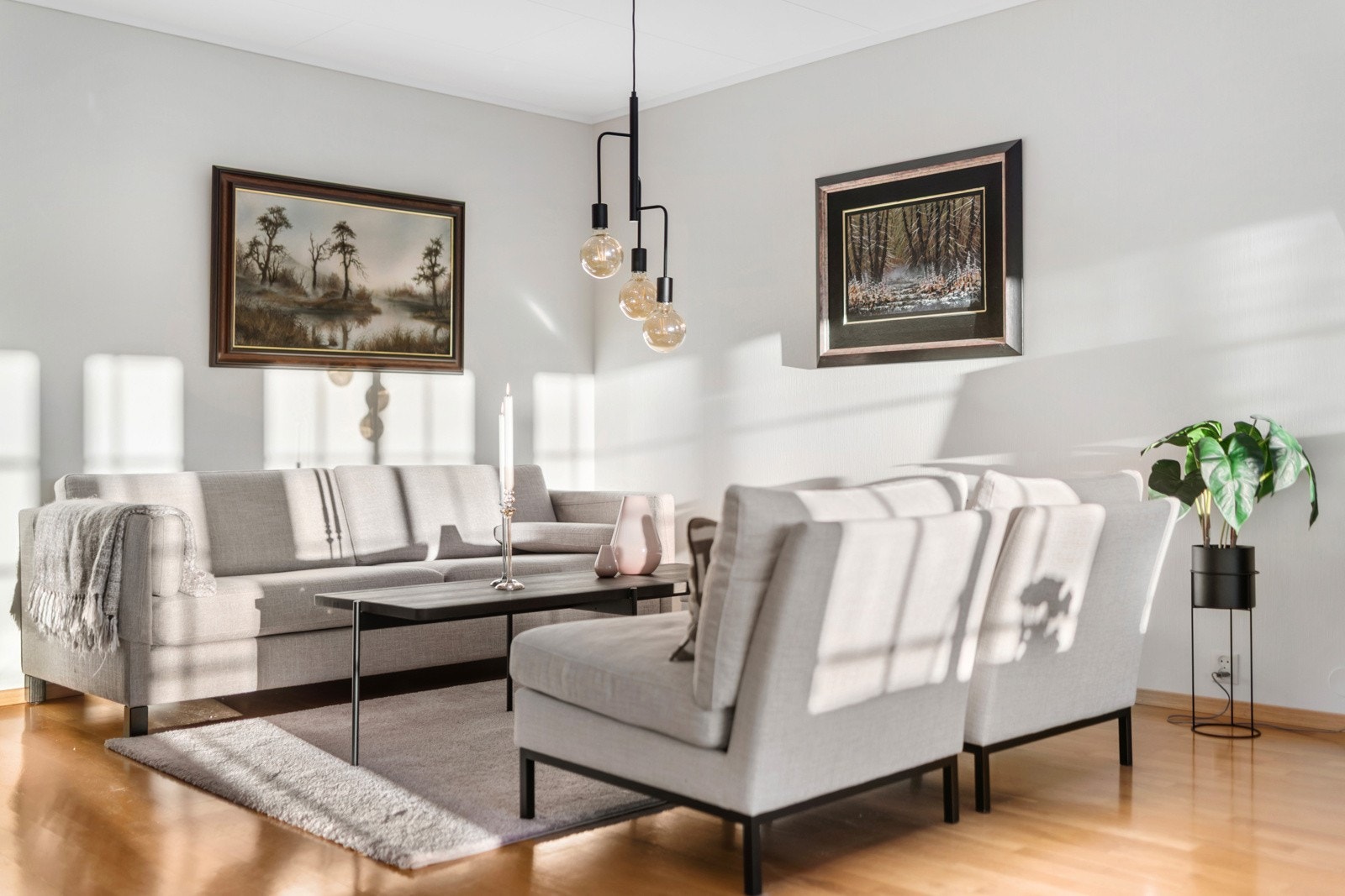 Naturlig lysinnslipp er det som dere ser plenty av. Galleribilde