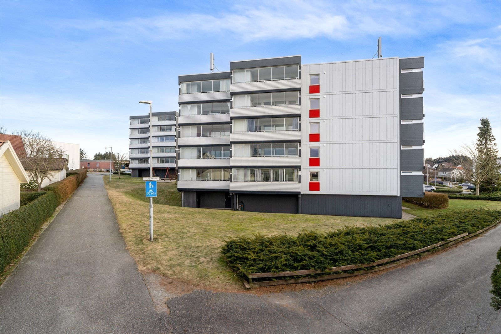 Leiligheten ligger med kort vei til det meste som Sunde og Kvernevik har å tilby Galleribilde