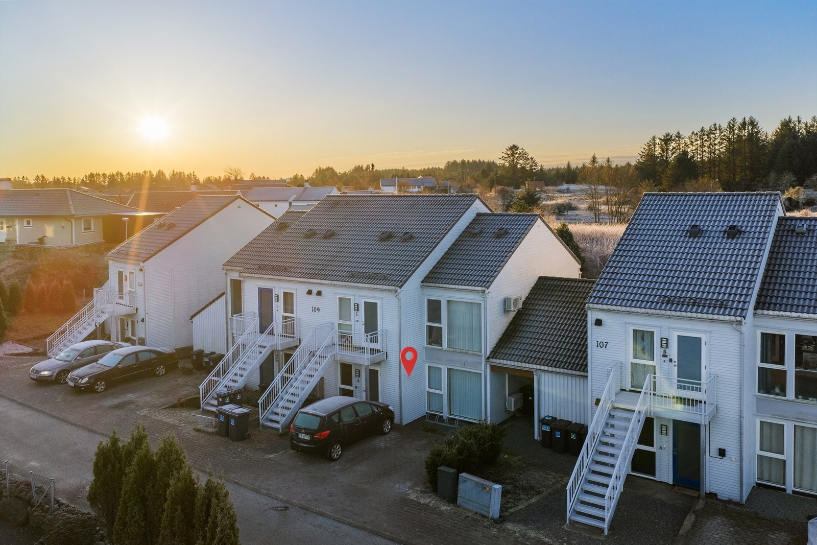 Eiendomsmegler 1 v/ Morten Karlsen presenterer Bjørgevegen 109A - Foto: Vestbris Galleribilde