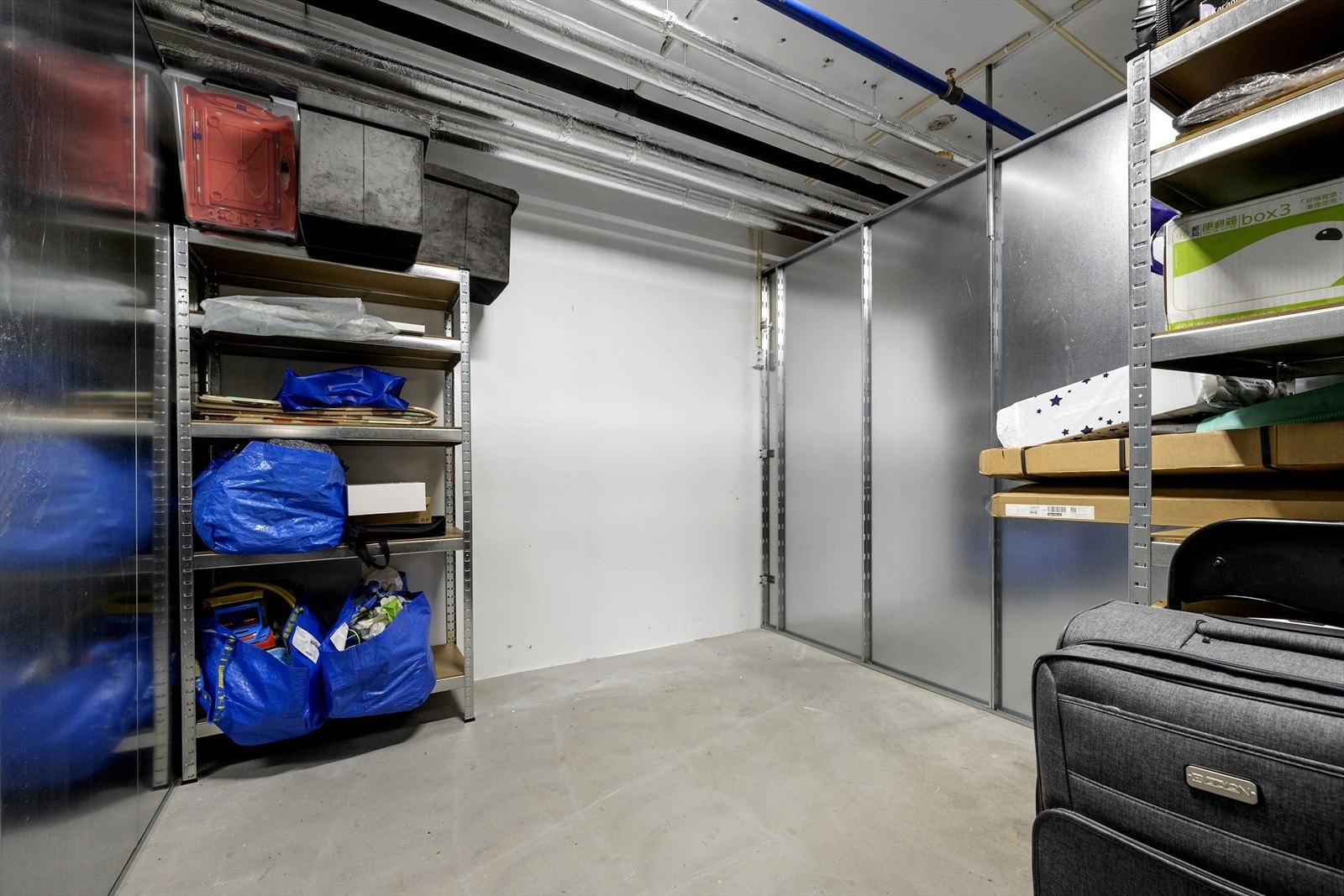 Og romsleg sportsbod i bakkant. Det er straumuttak i boda. Galleribilde