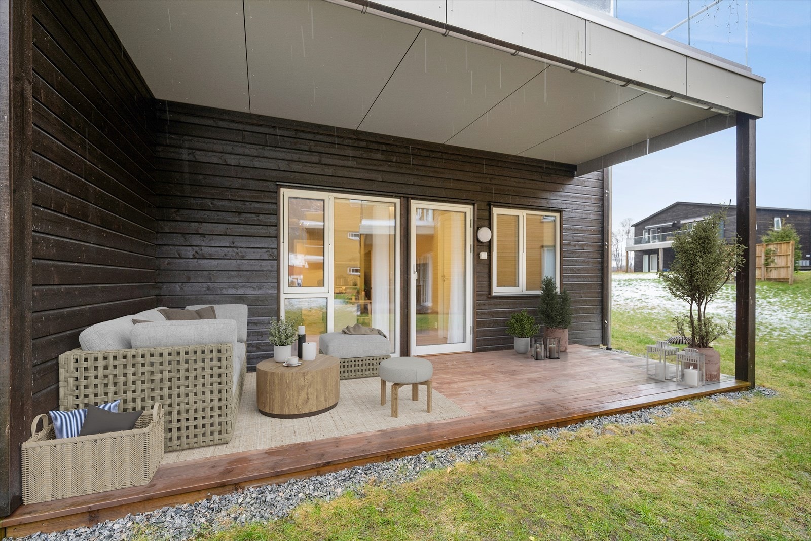 Vindauga i stova går heilt ned til golvet. Det gir godt lysinnslepp og fint innemiljø. Galleribilde