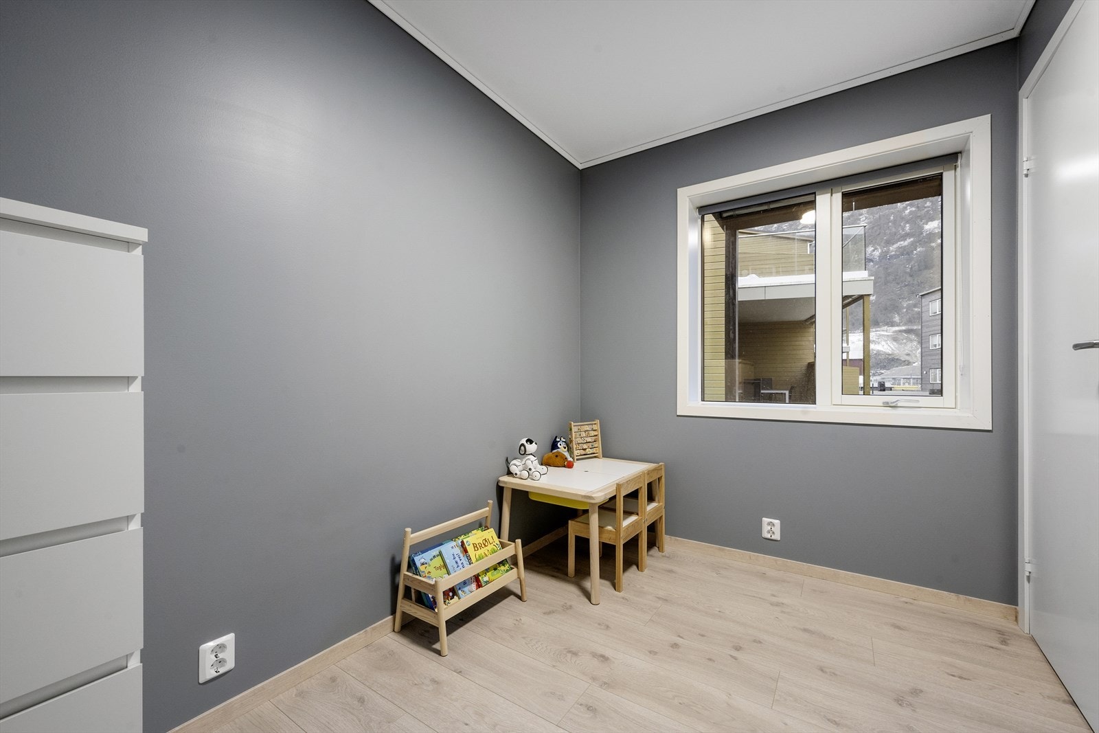 Leilegheita har to soverom. Det er vassboren golvvarme i alle rom. Galleribilde