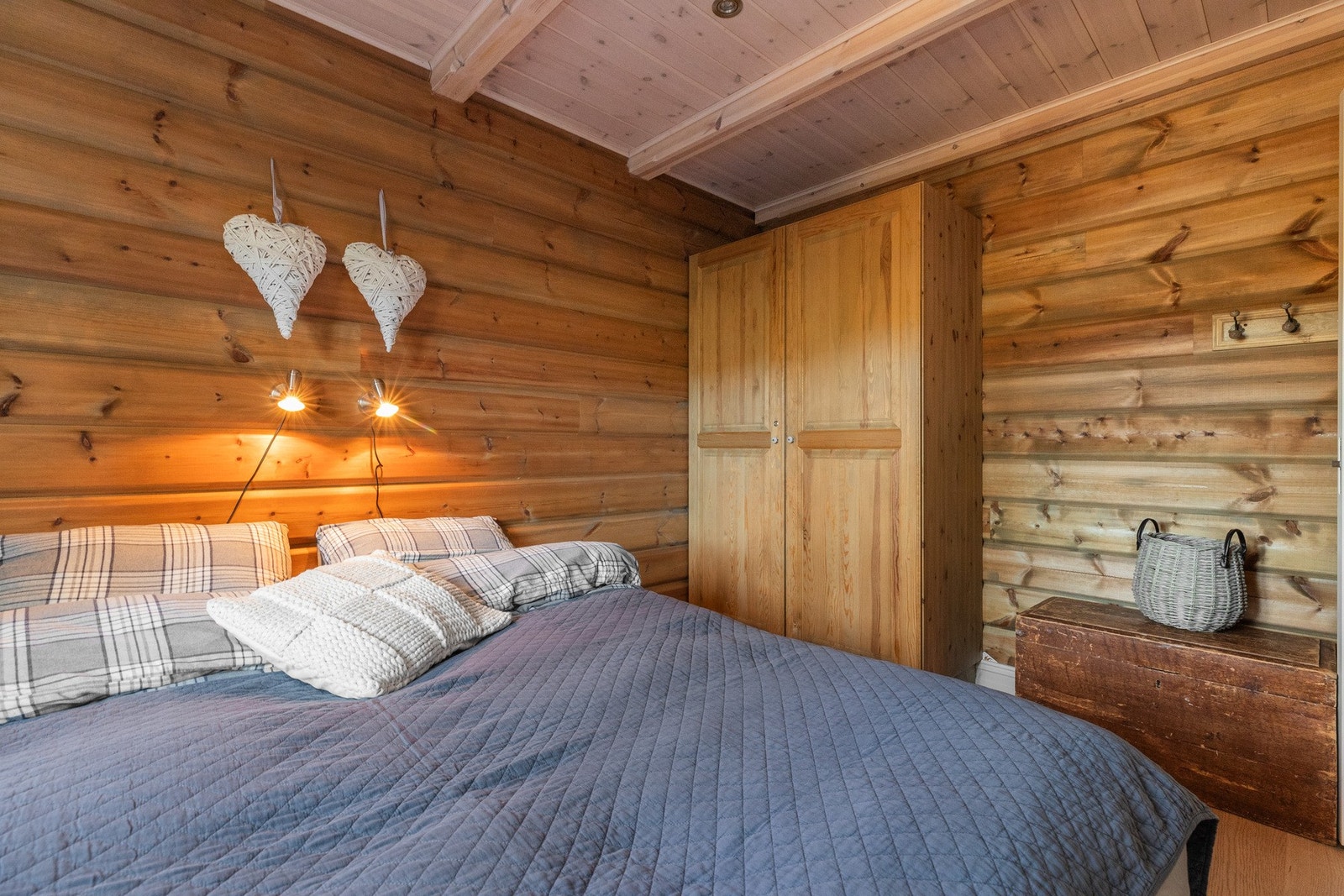 Garderobeskap på begge soverom Galleribilde