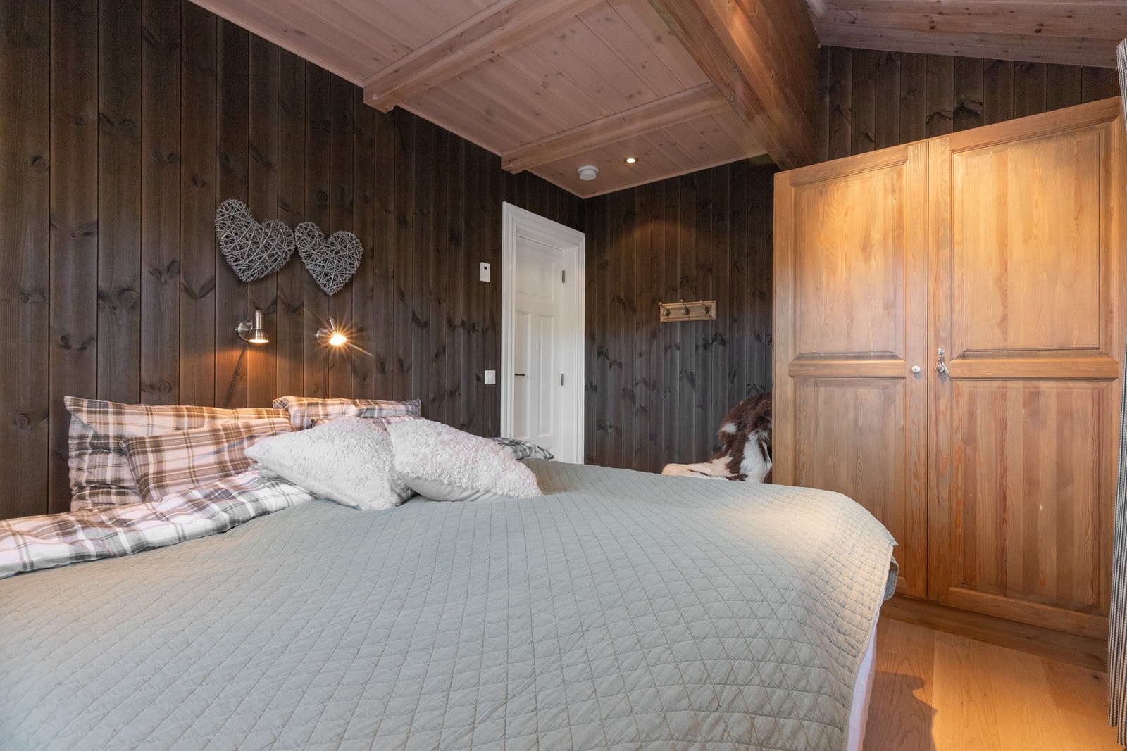 Det blir ekstra lunt med den mørke panelen Galleribilde