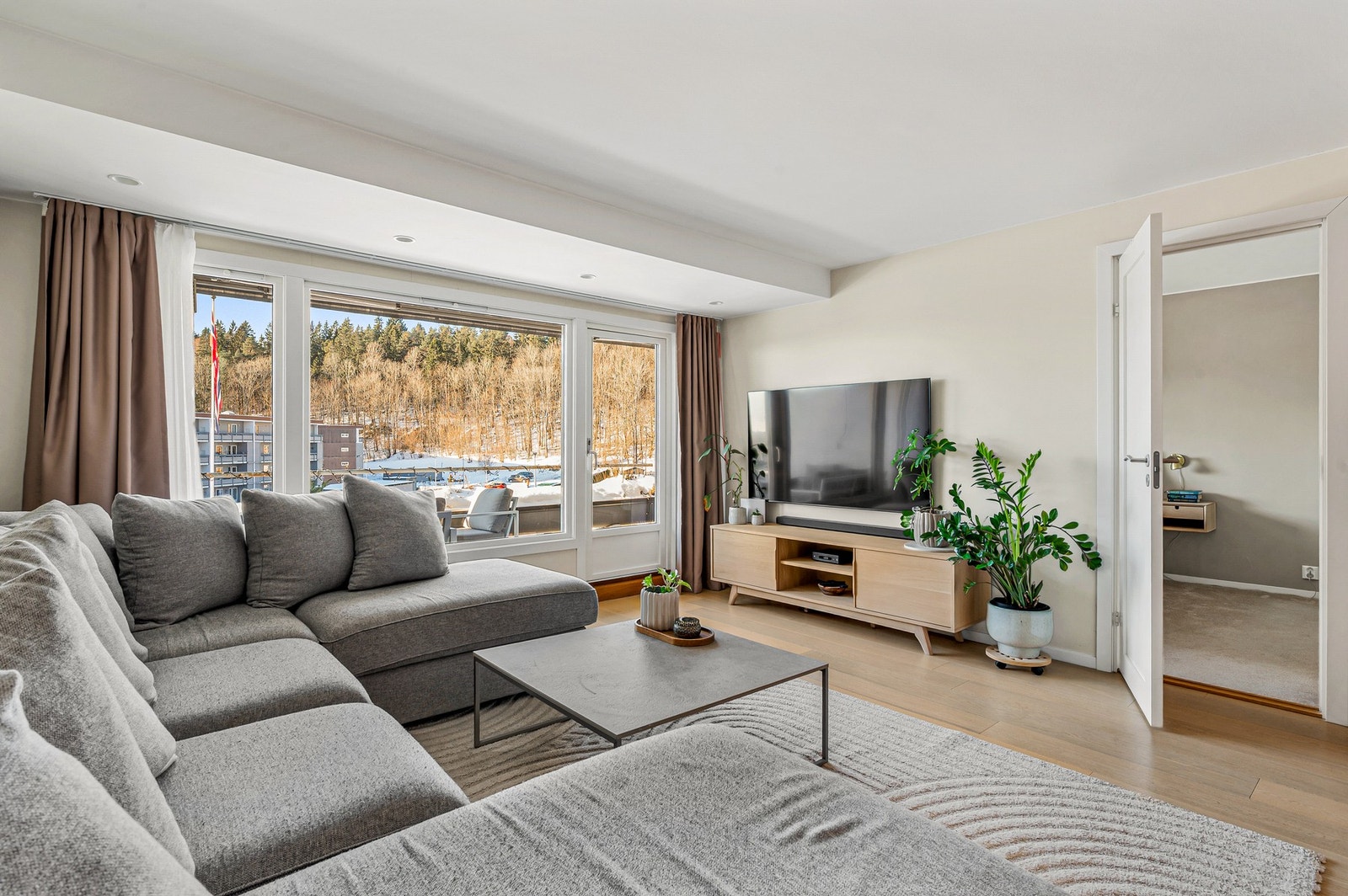 Velkommen til Edelgranveien 44, presentert av Petter Jordbakke v/ EIE eiendomsmegling Galleribilde