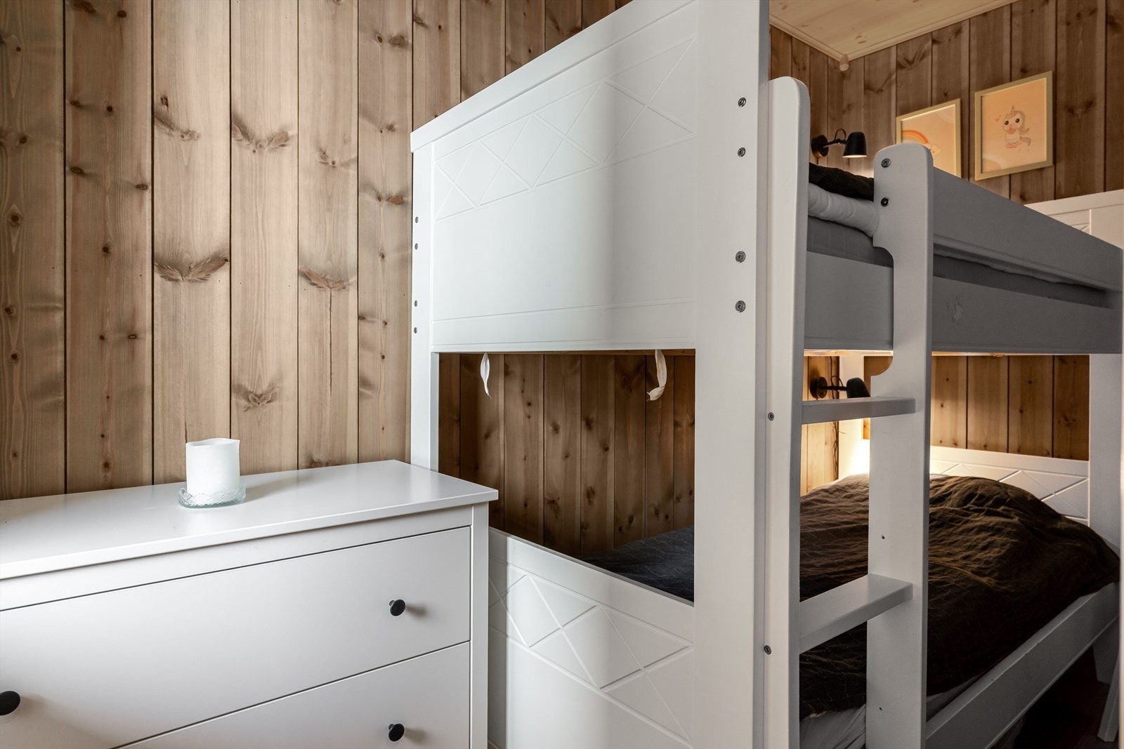 Soverom 3 er i dag innredet med en køyeseng med 2 sengeplasser og en kommode. Galleribilde