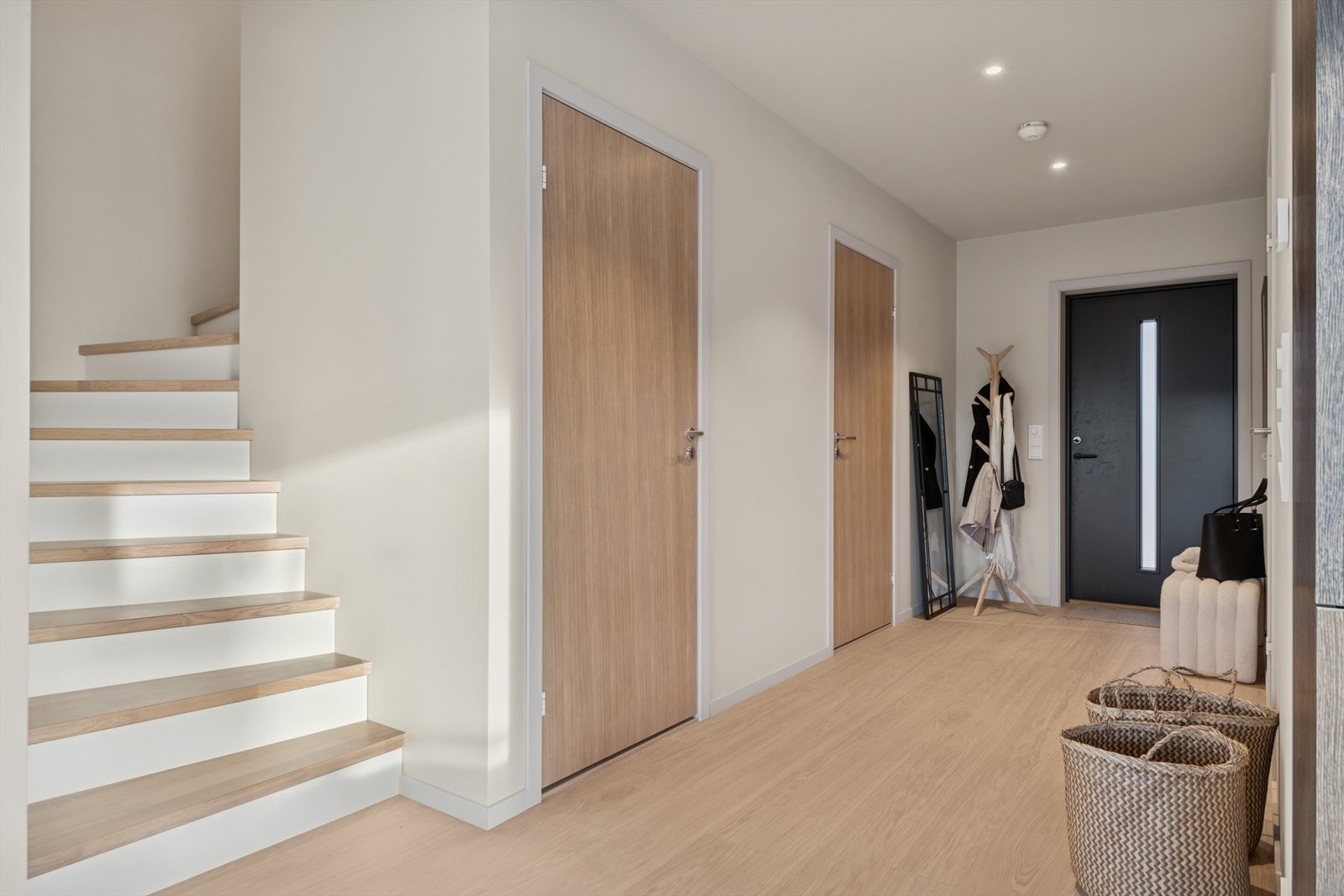 Lys og innbydende gang. Galleribilde